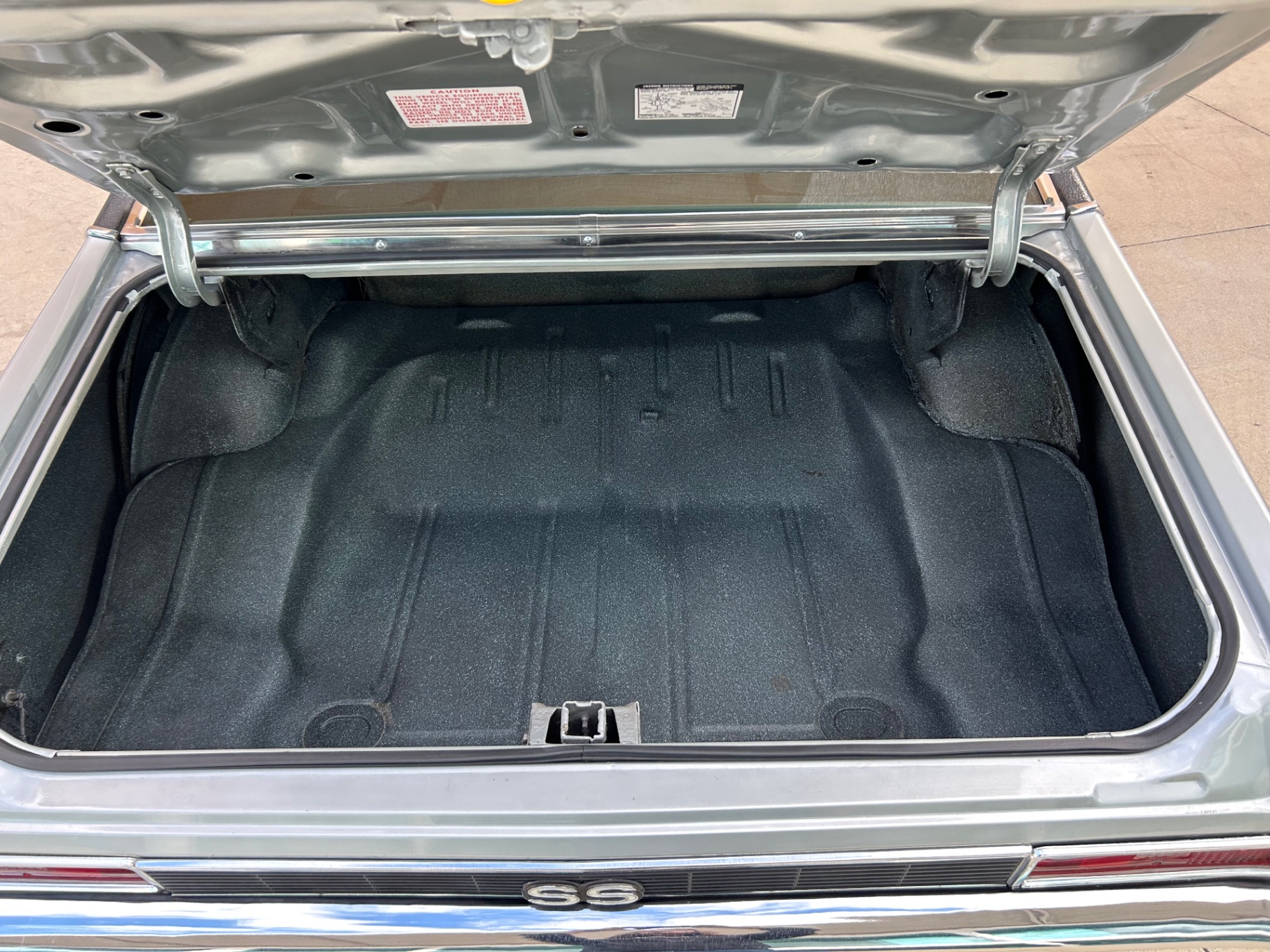 Vehicle photo 8