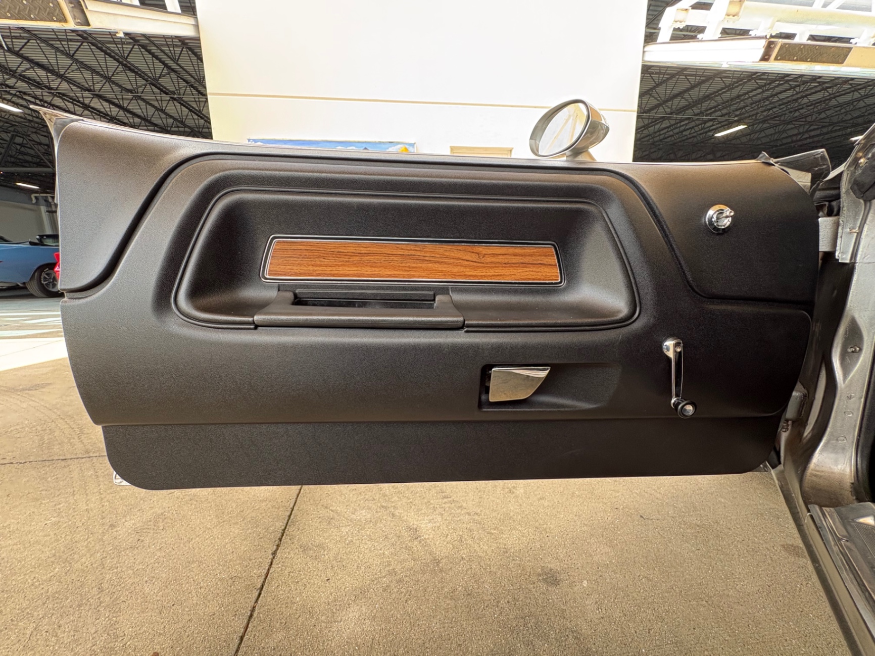 Vehicle photo 36