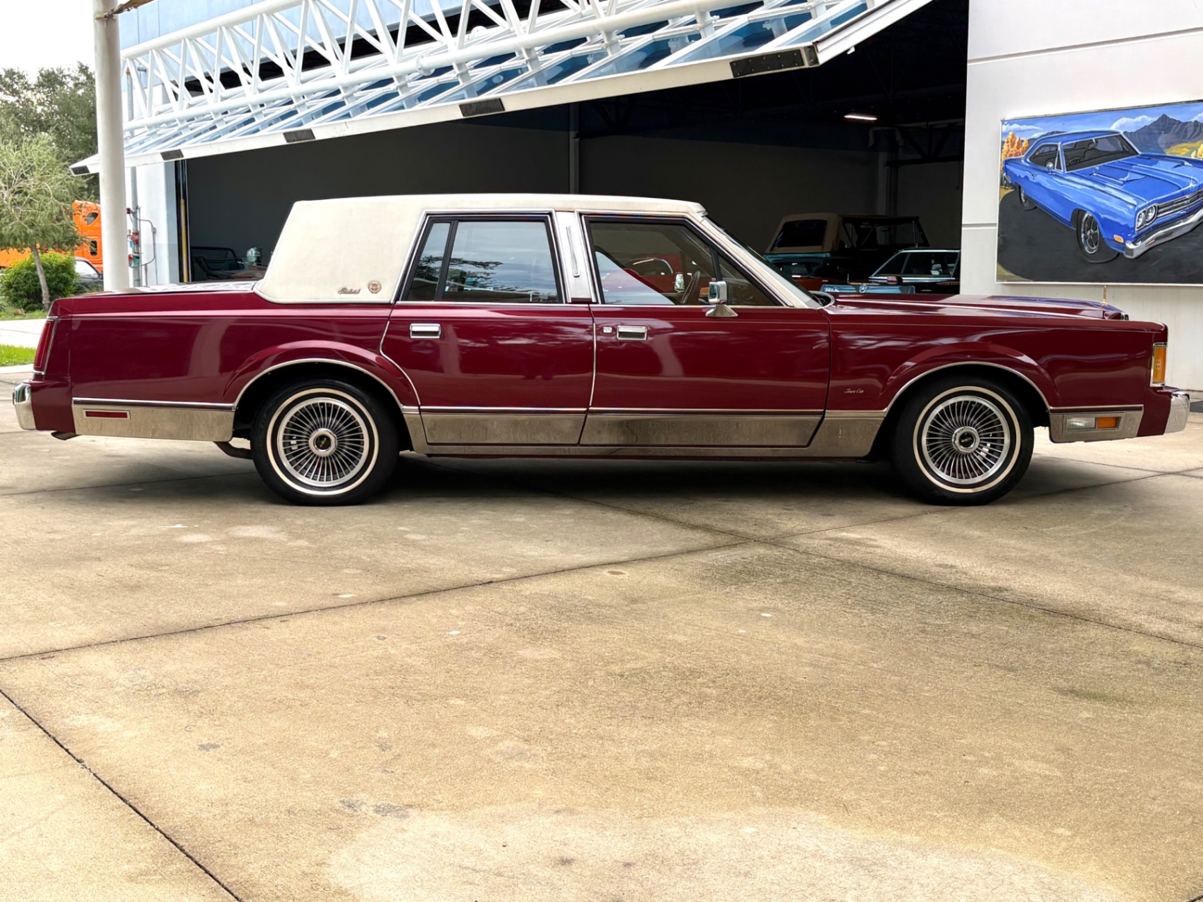 Vehicle photo 5