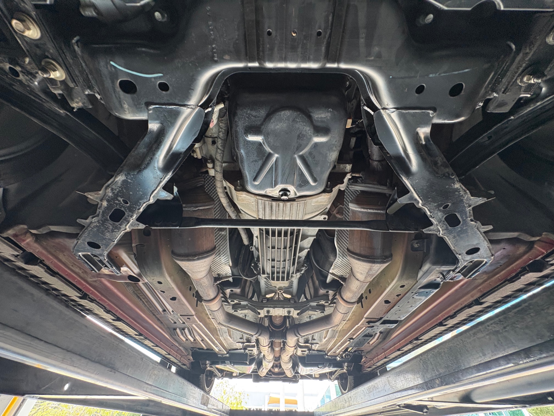 Vehicle photo 54