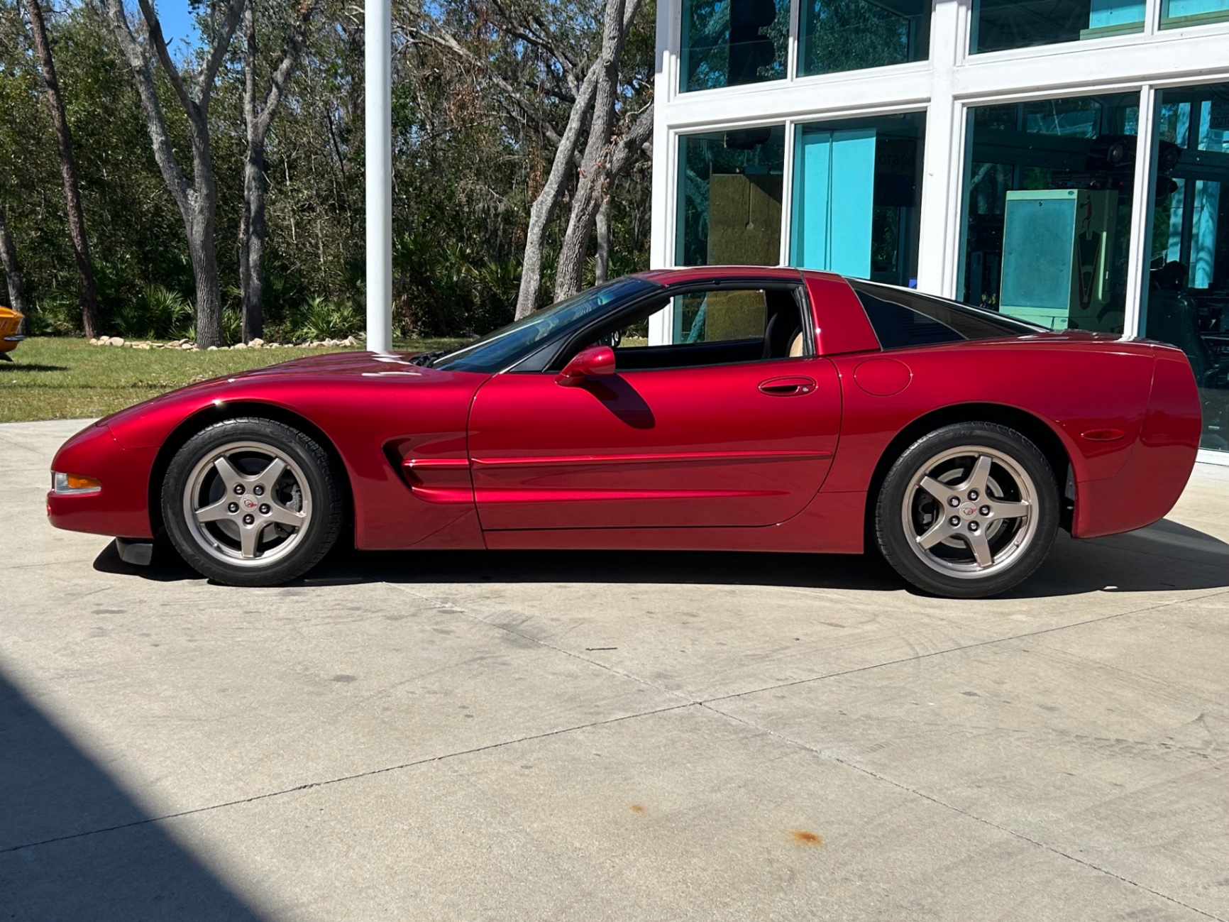 2004 Chevrolet Corvette Base photo 11