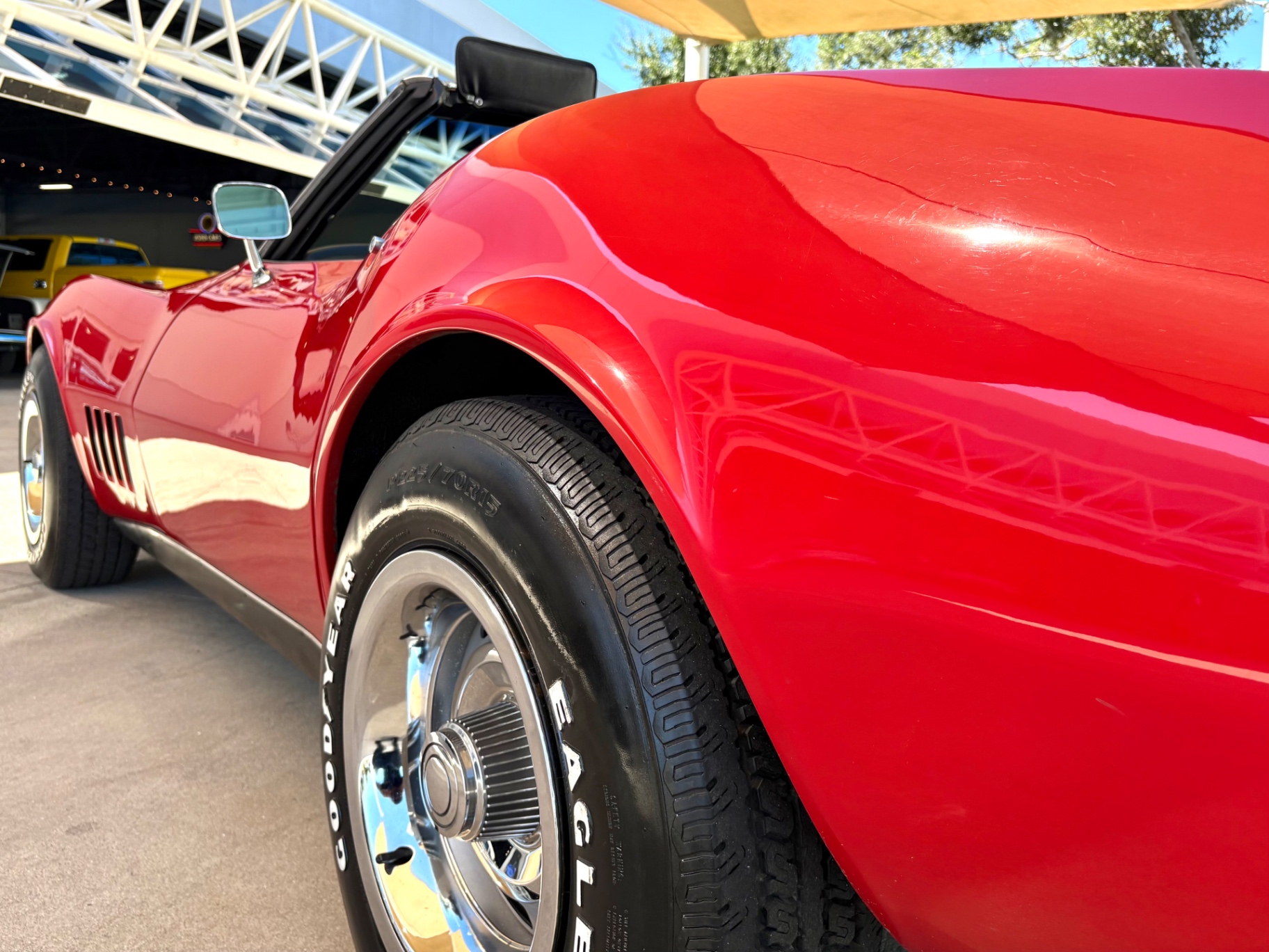 Vehicle photo 13