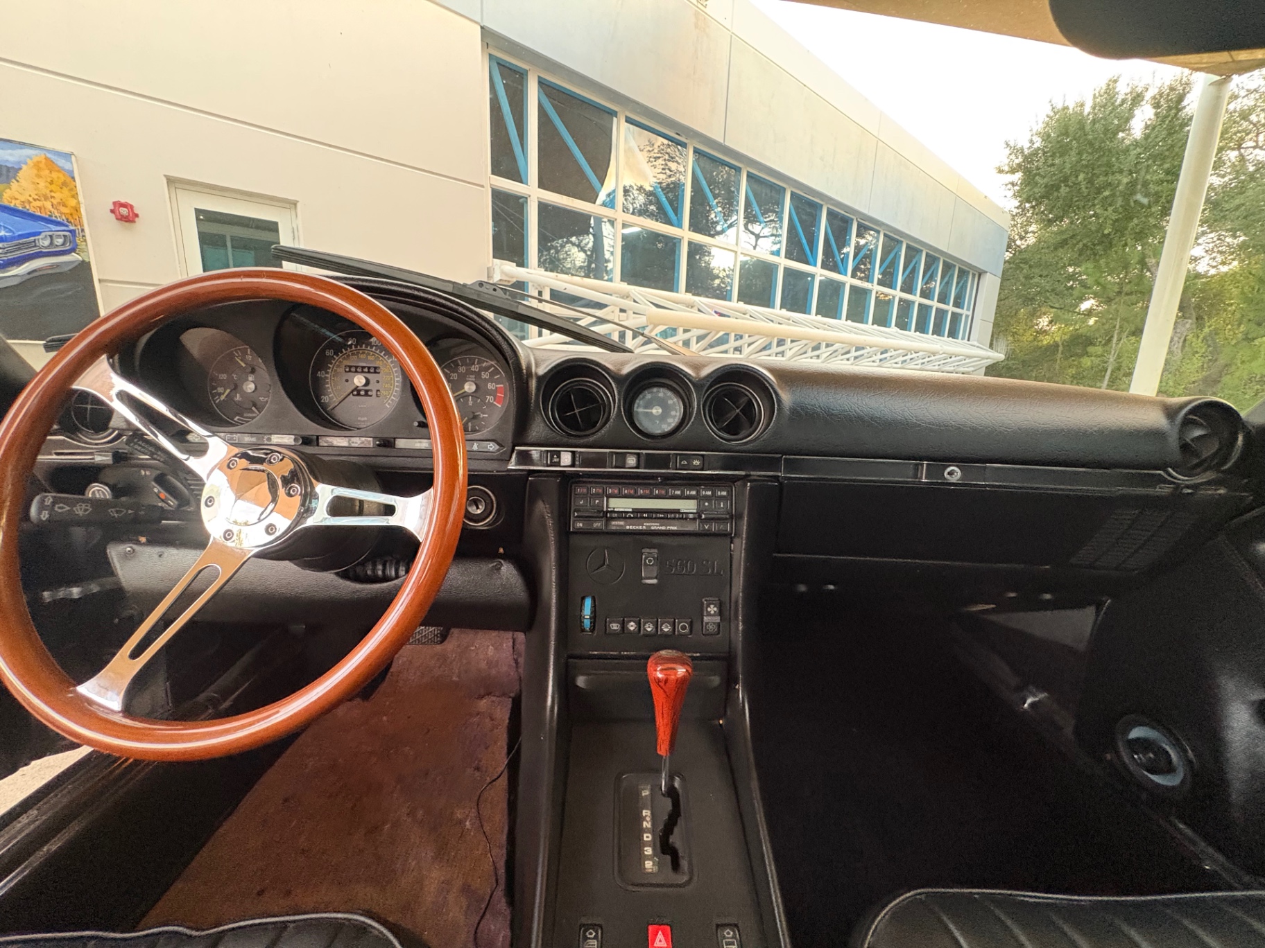 Vehicle photo 34