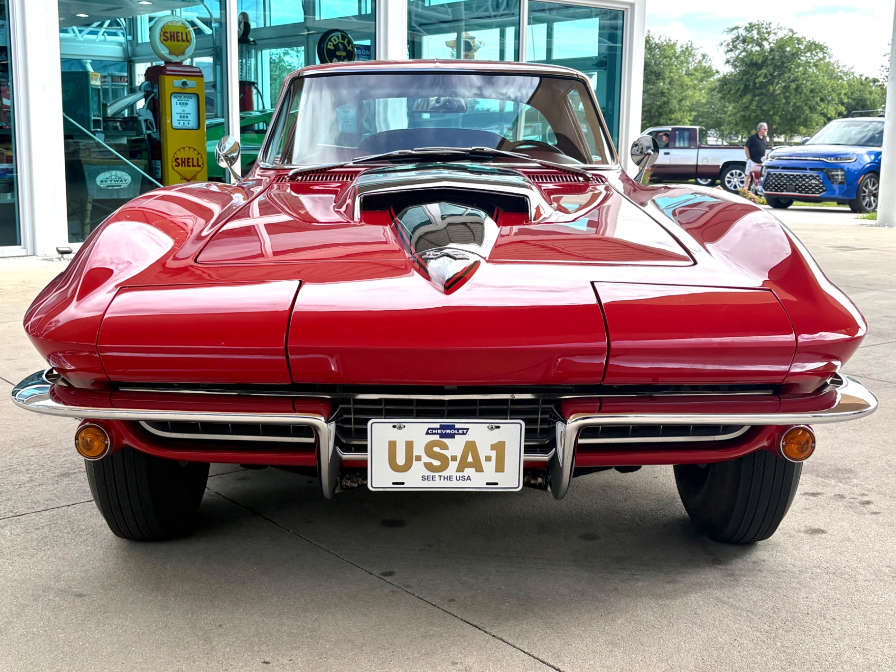 Vehicle photo 2
