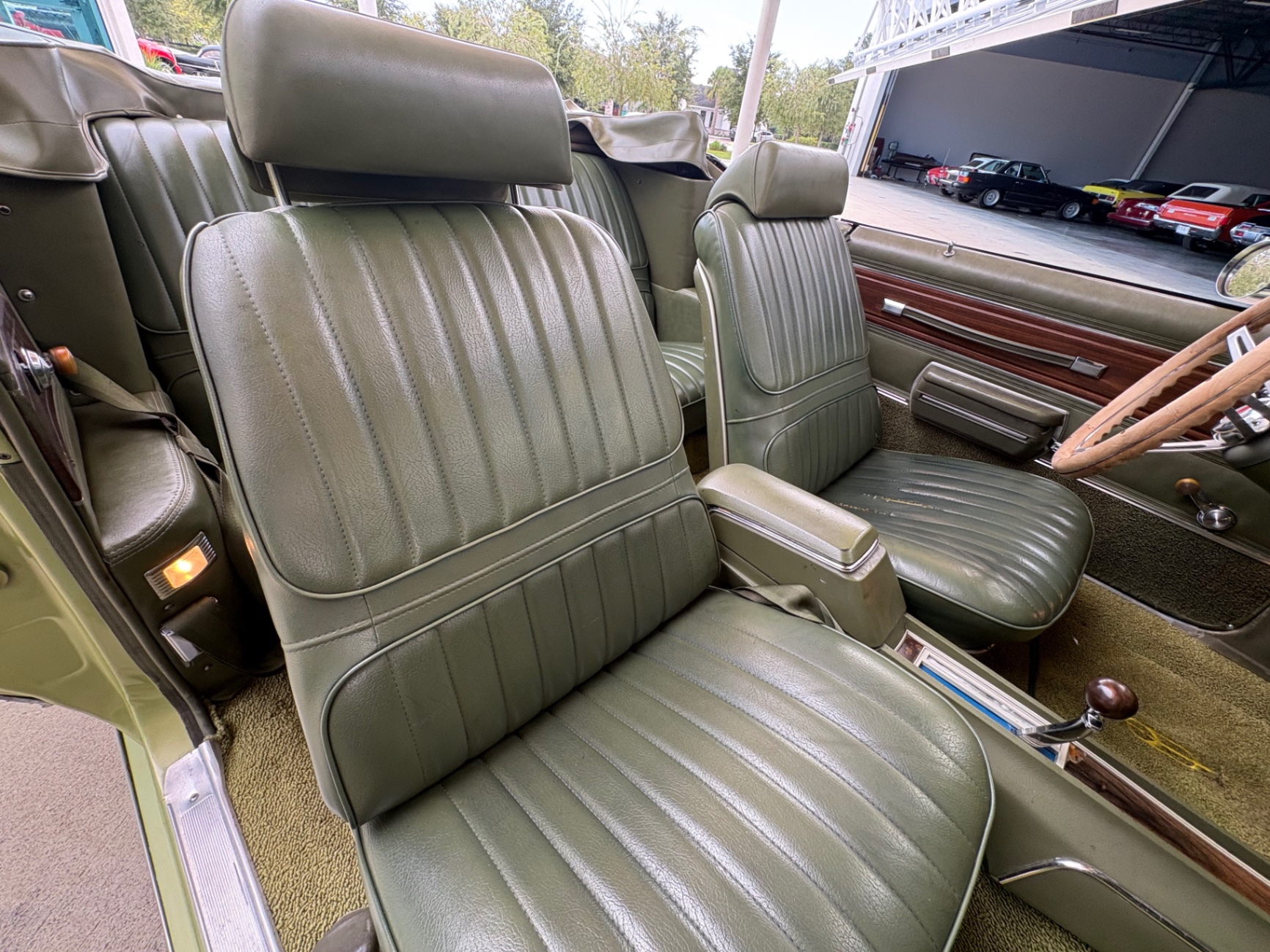 Vehicle photo 47