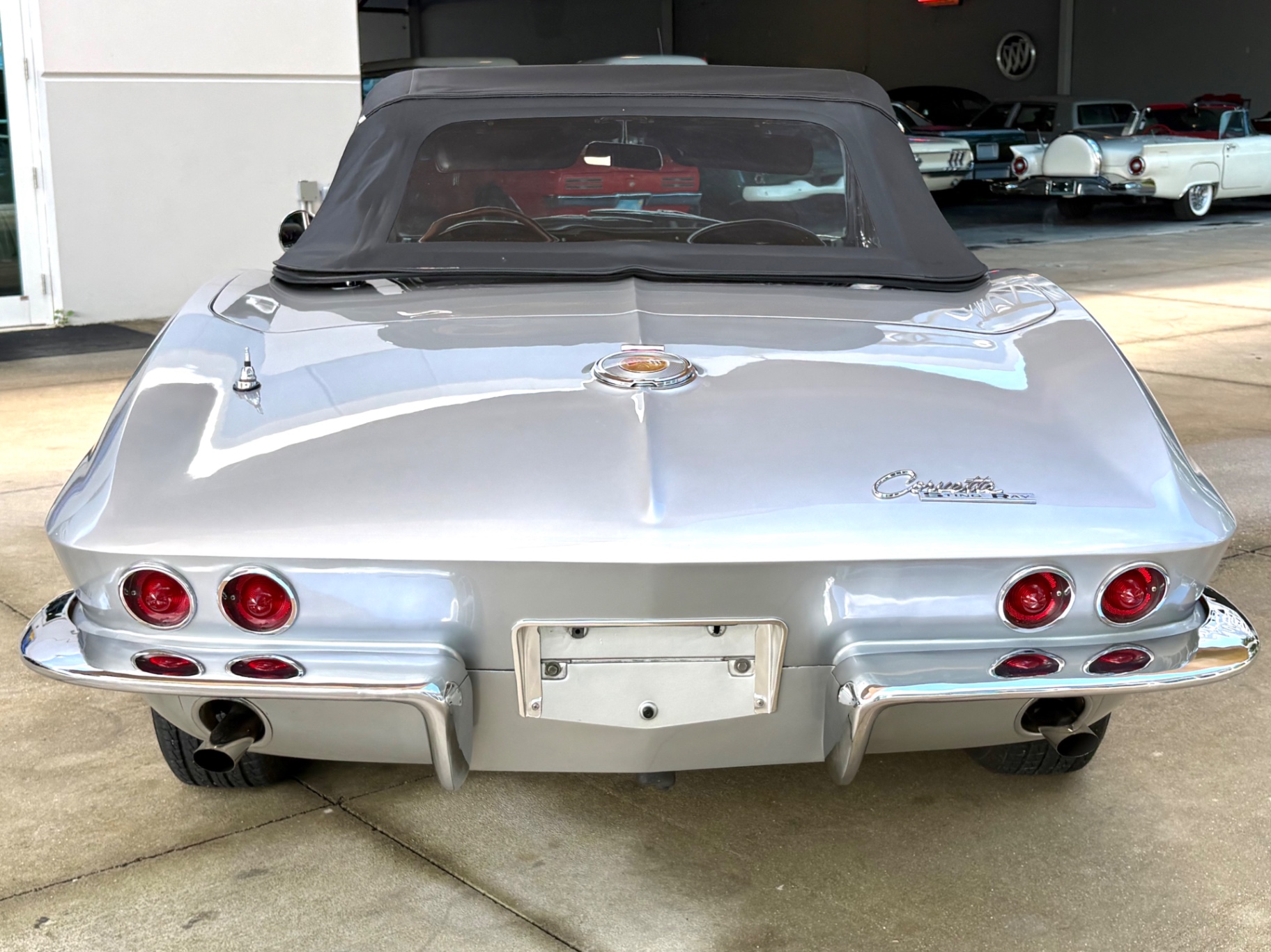 Vehicle photo 23
