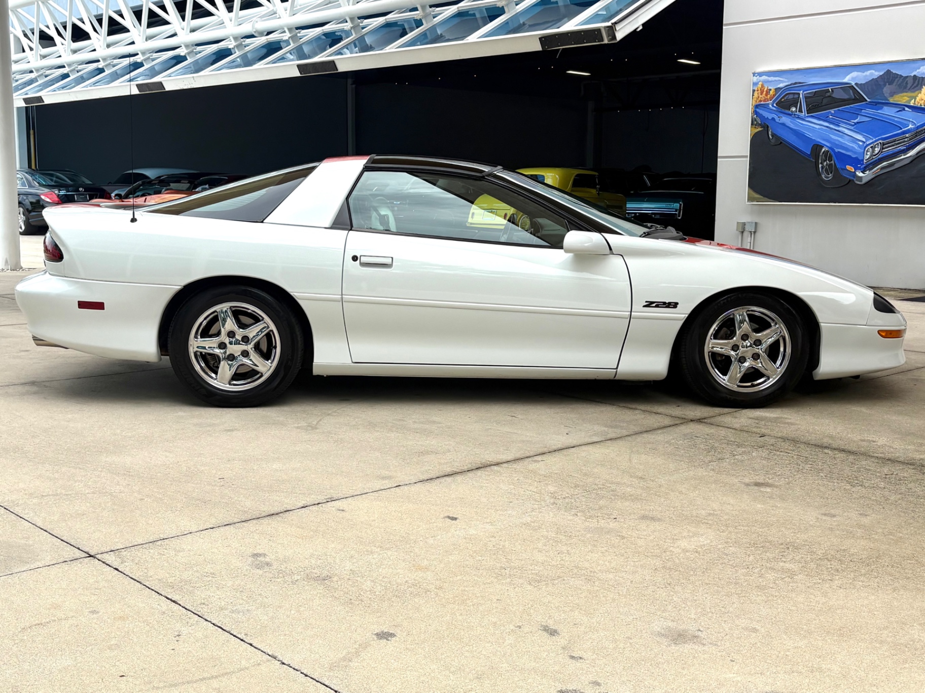Vehicle photo 5