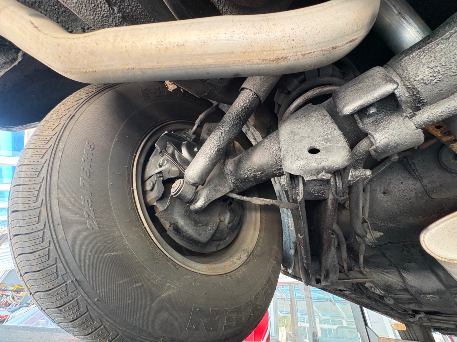 Vehicle photo 46