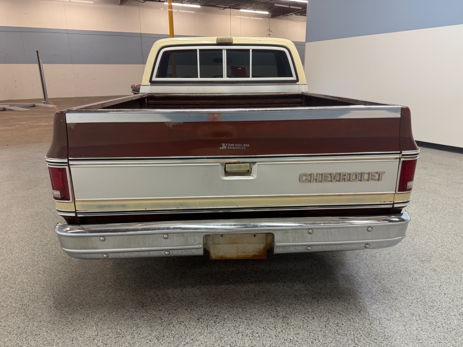 Vehicle photo 6