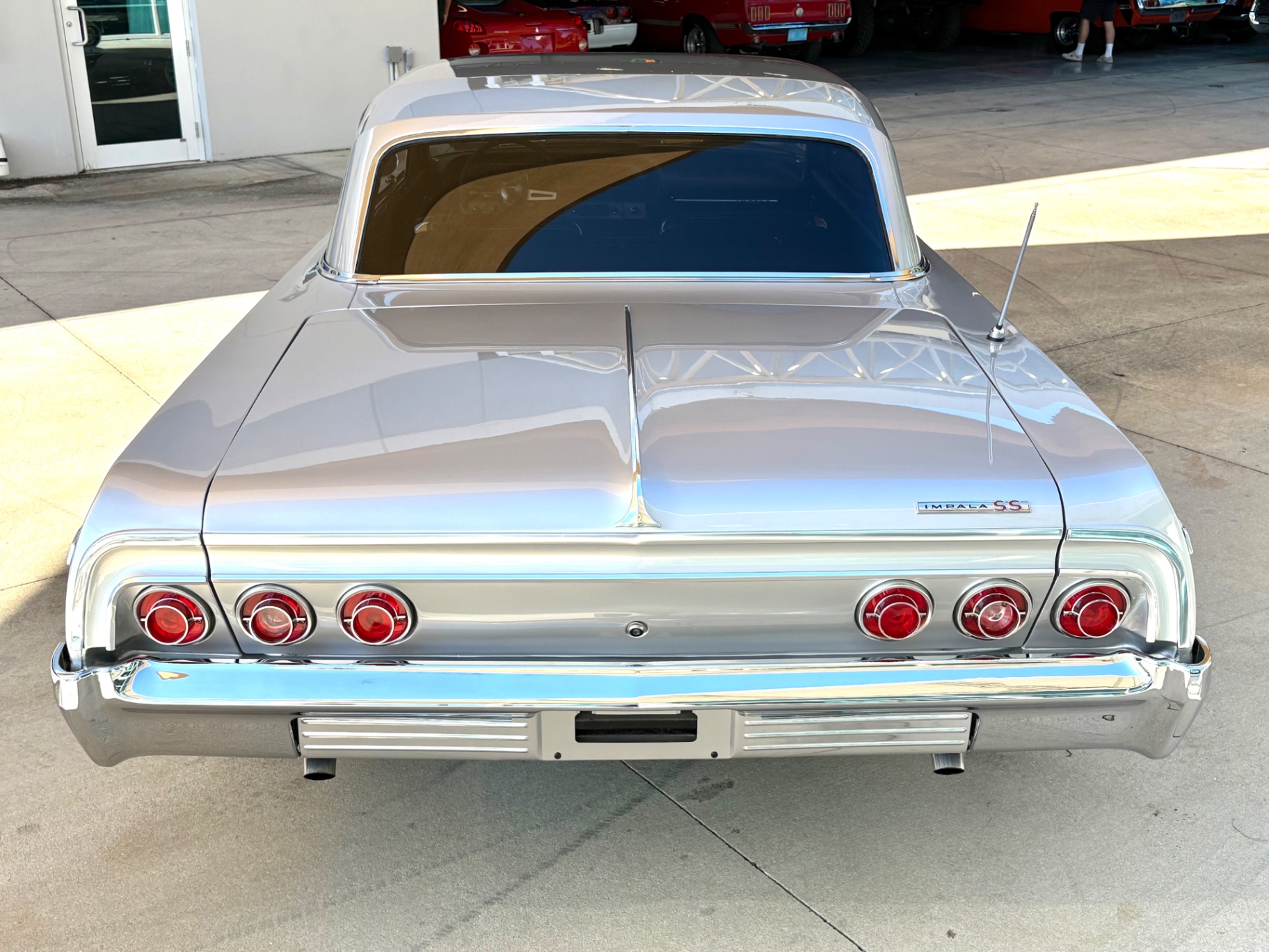Vehicle photo 7