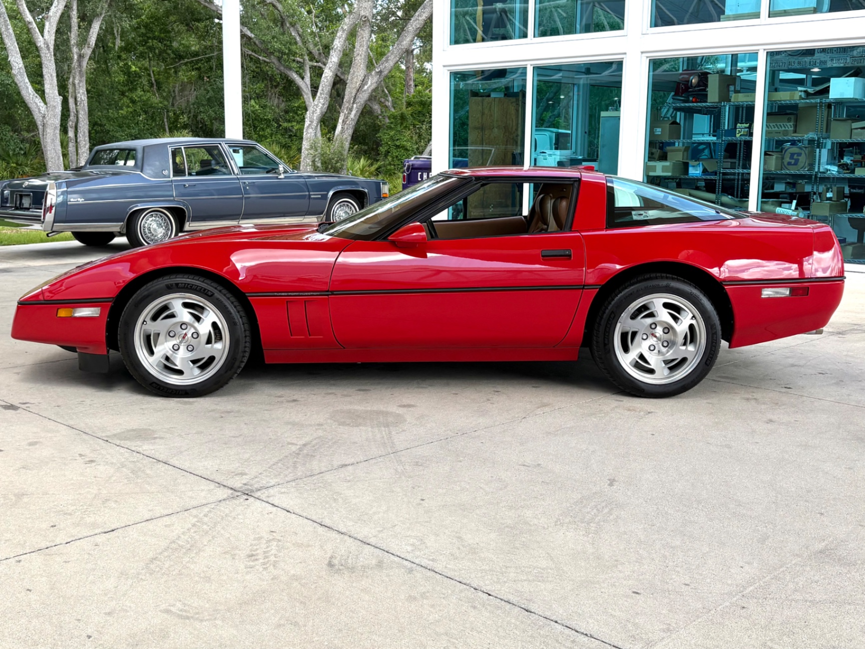 Vehicle photo 11