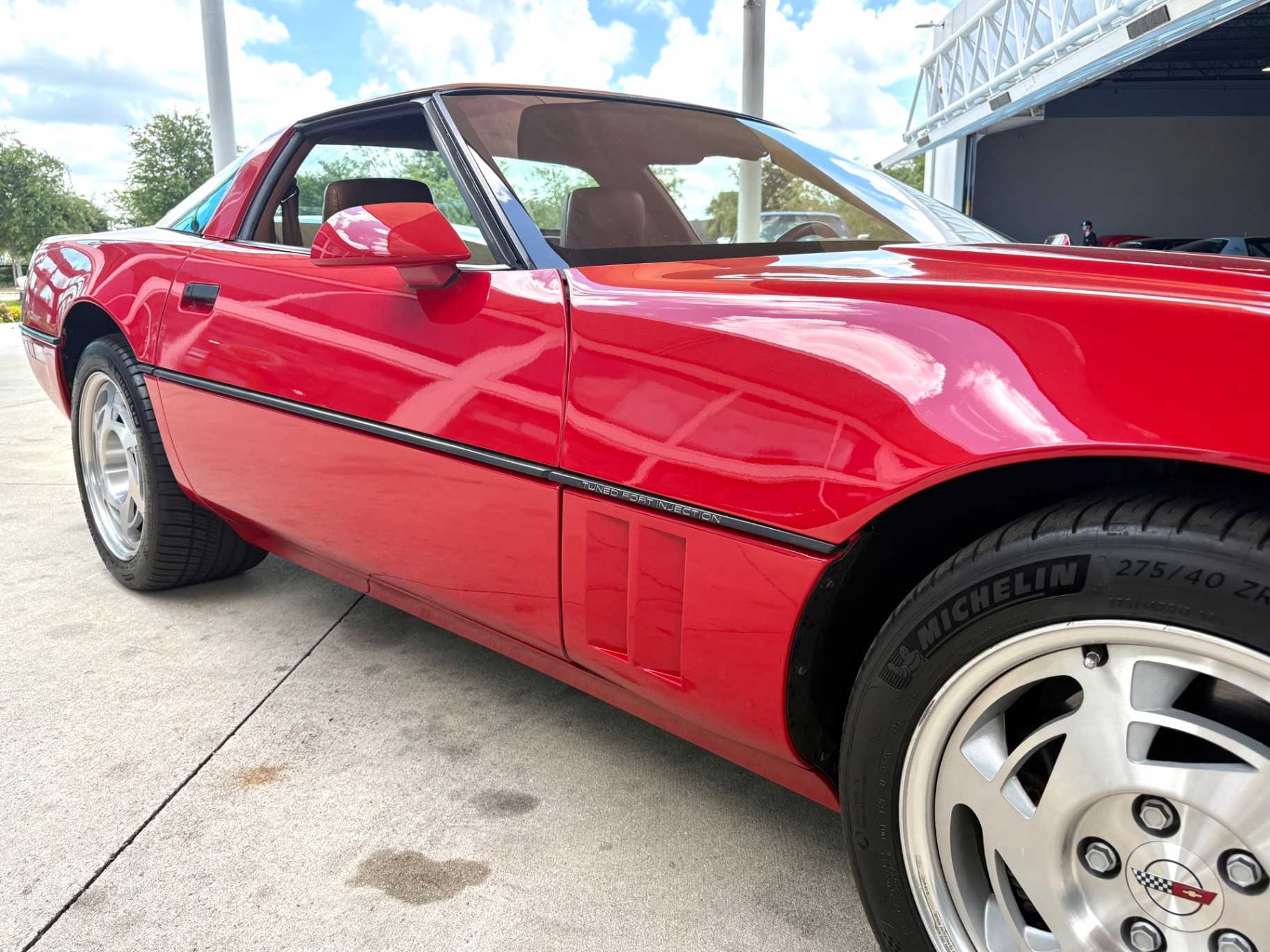 Vehicle photo 19