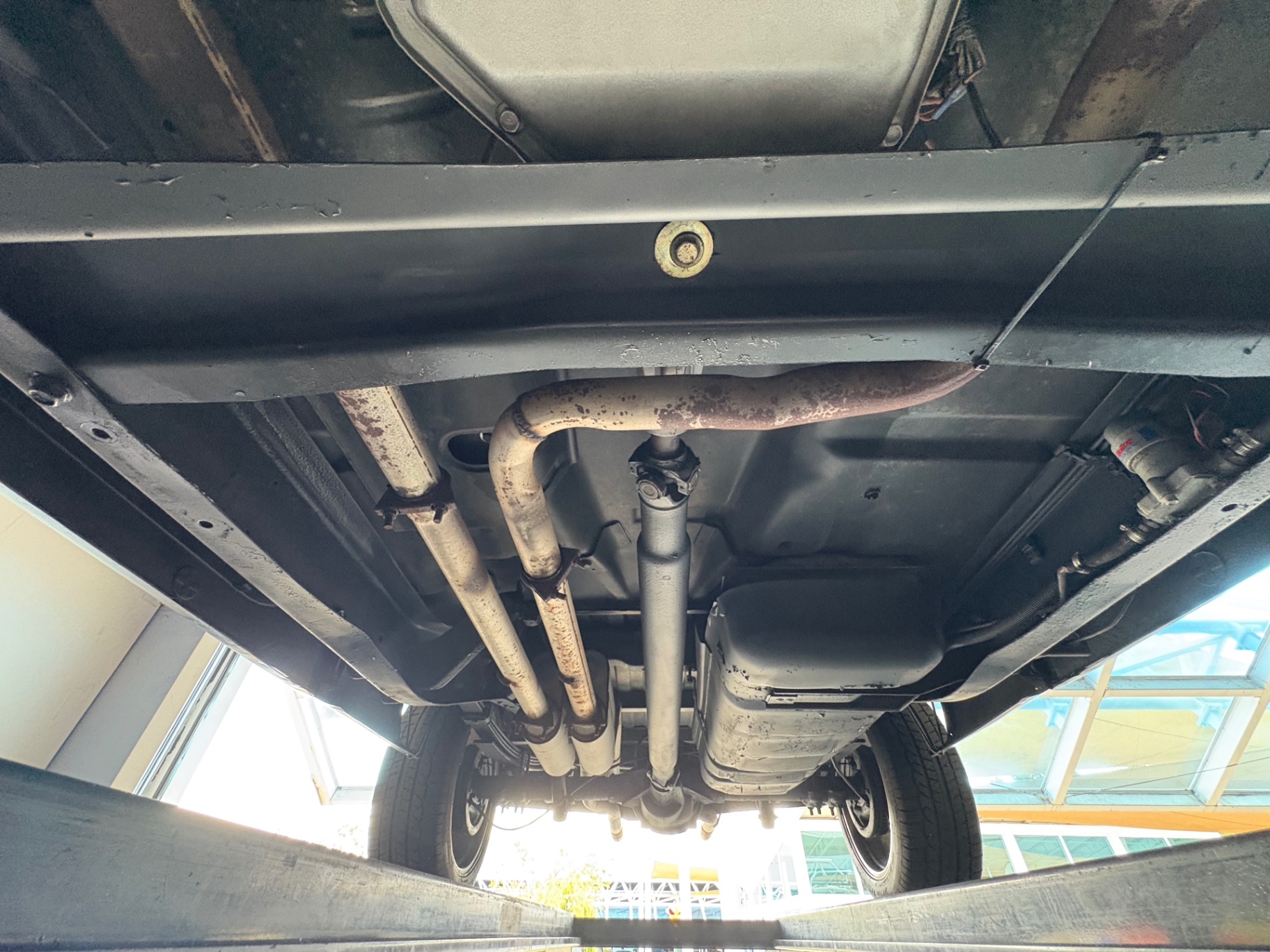 Vehicle photo 46