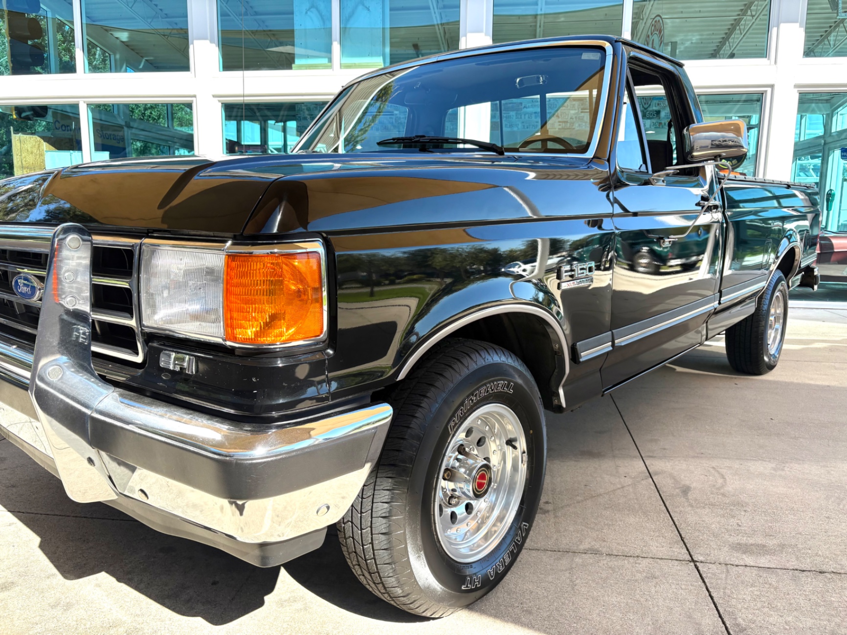 Vehicle photo 13