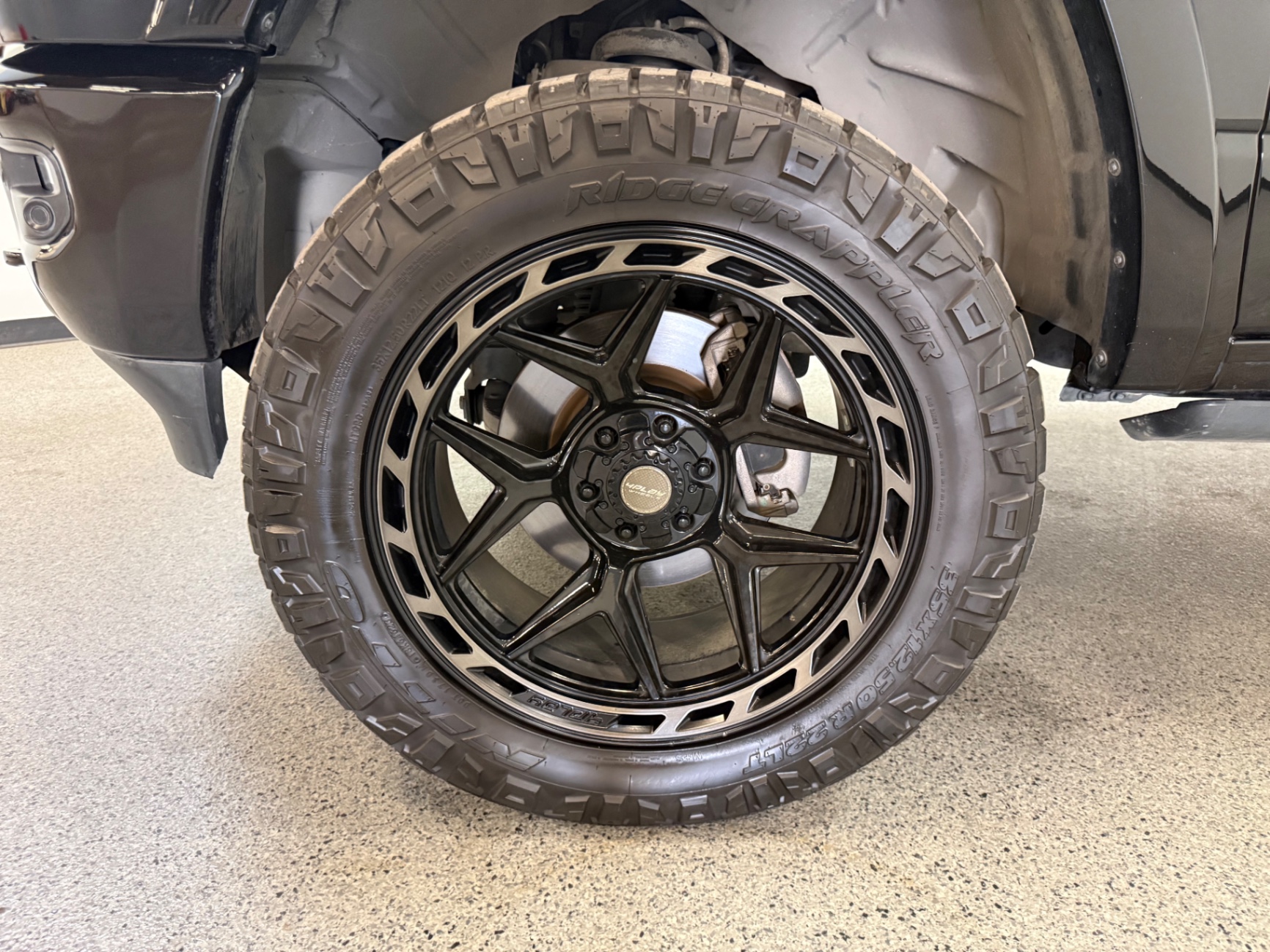 Vehicle photo 10