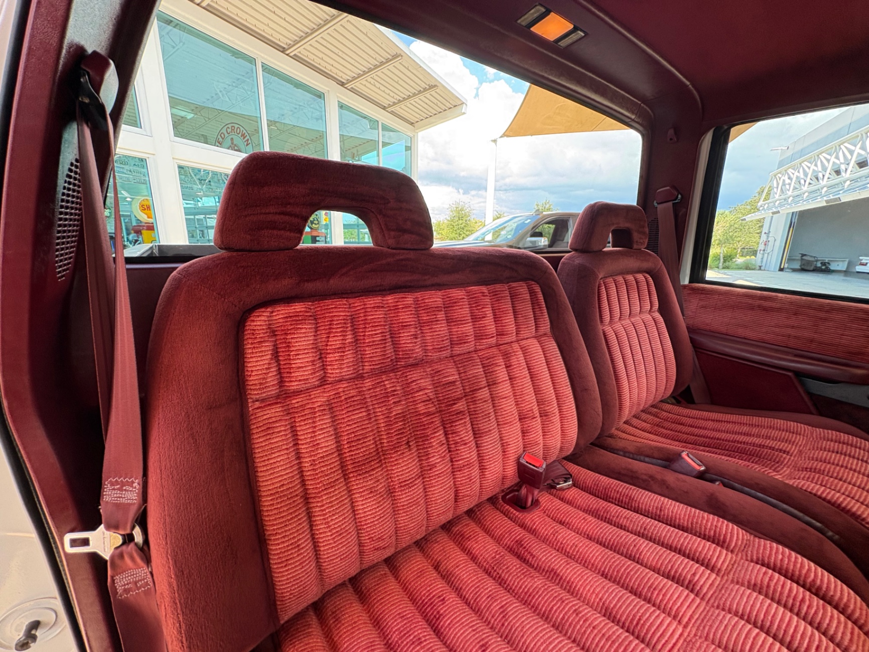 Vehicle photo 38
