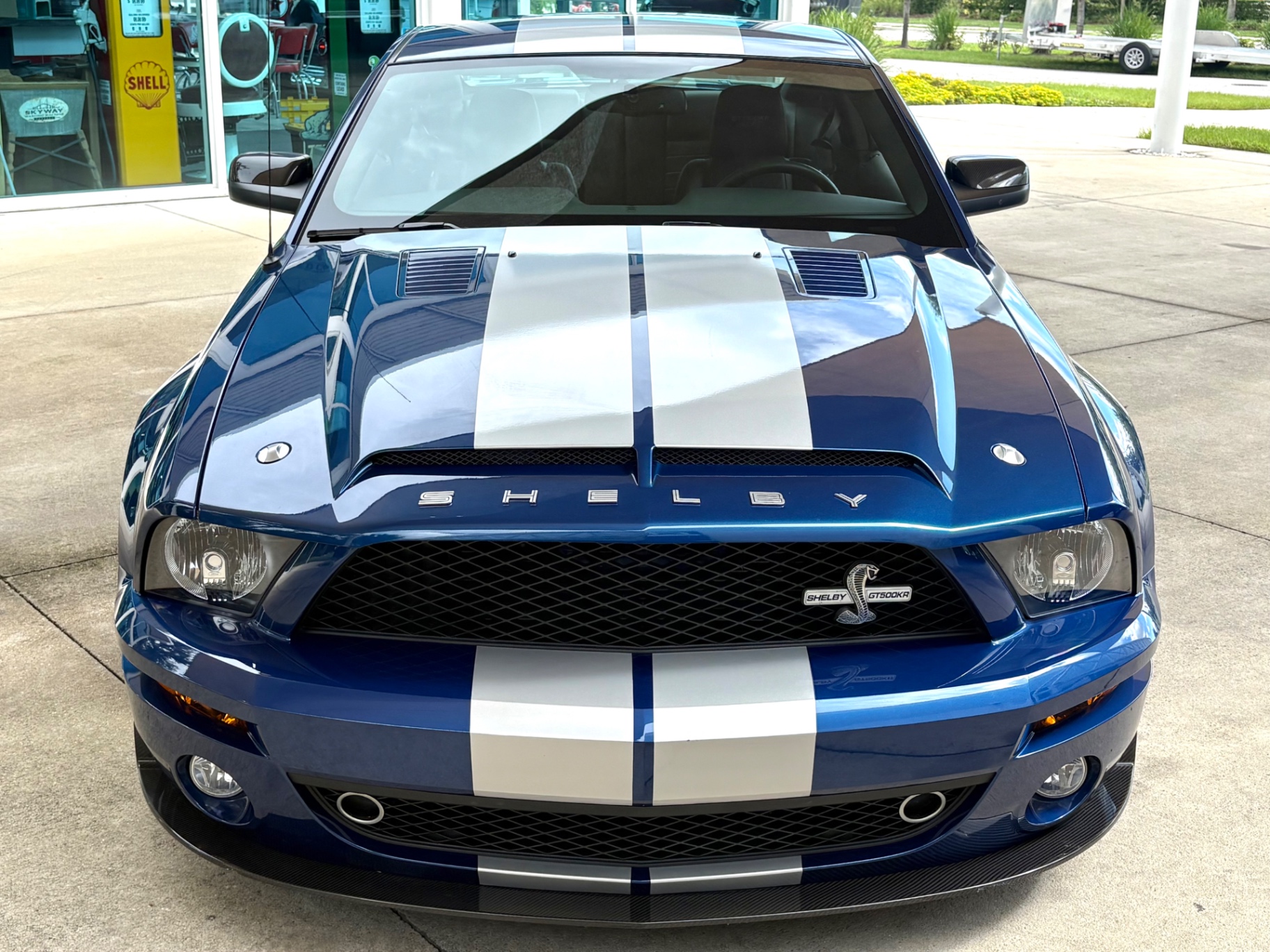 Vehicle photo 3