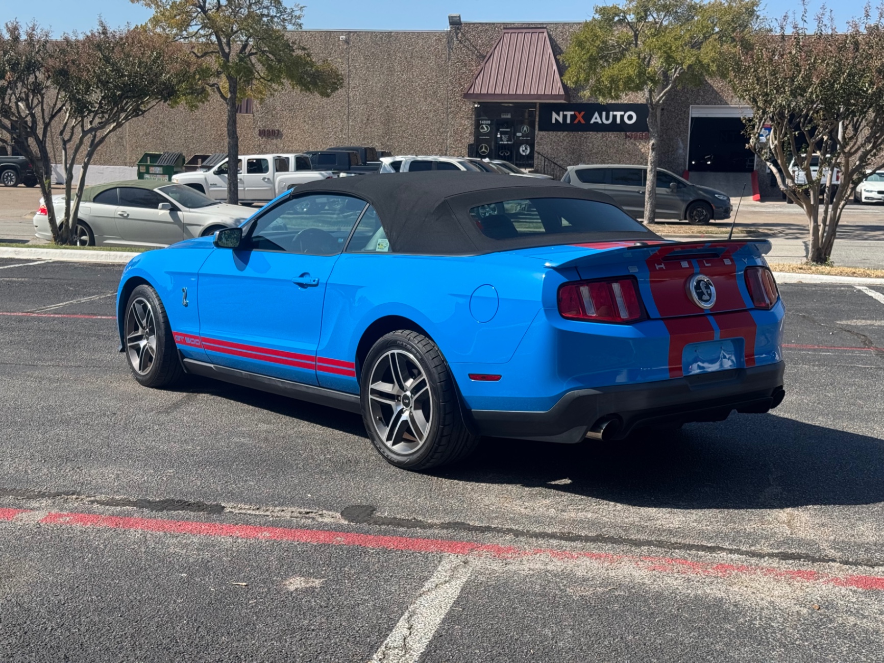 Vehicle photo 21