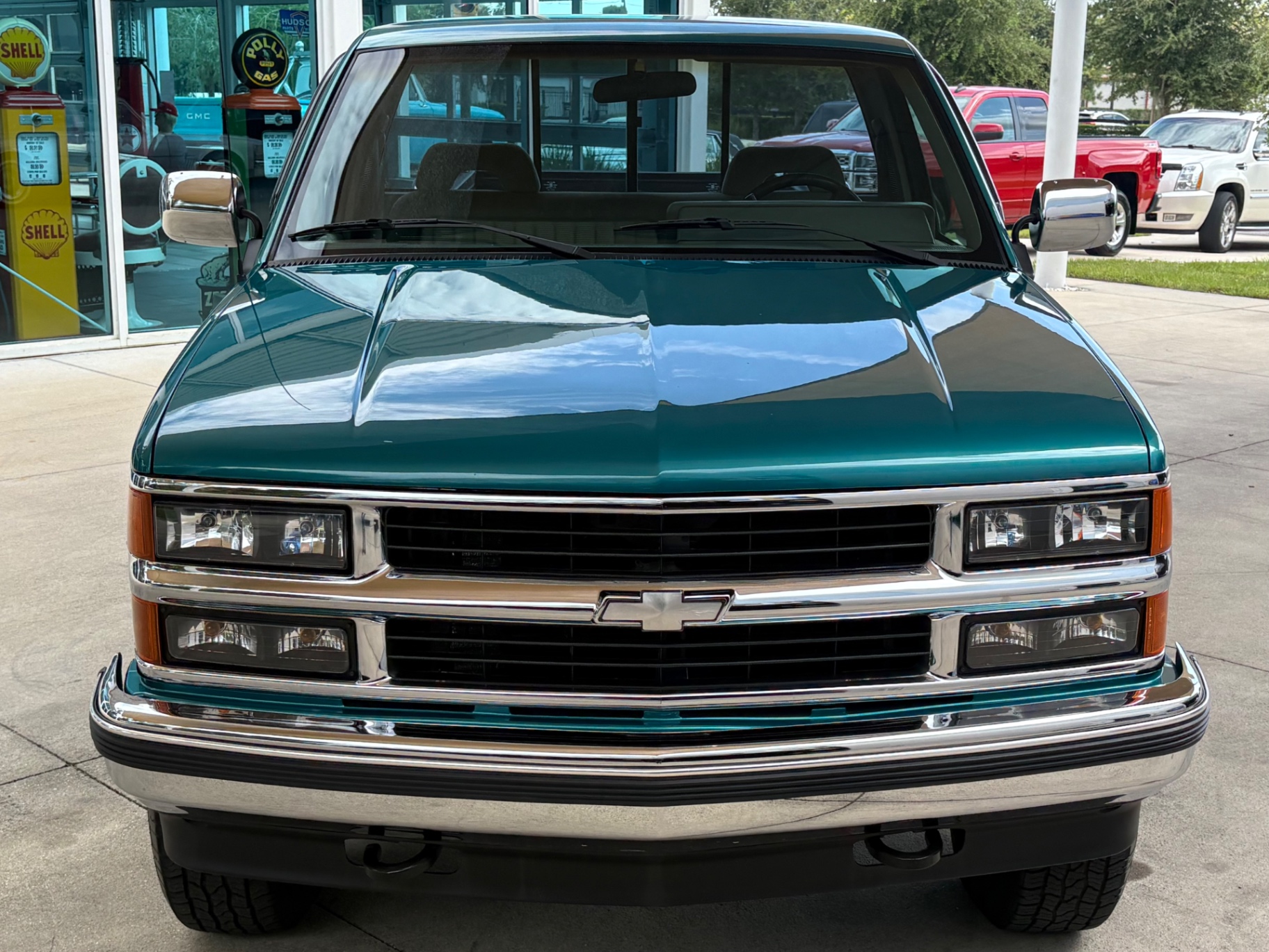 Vehicle photo 3