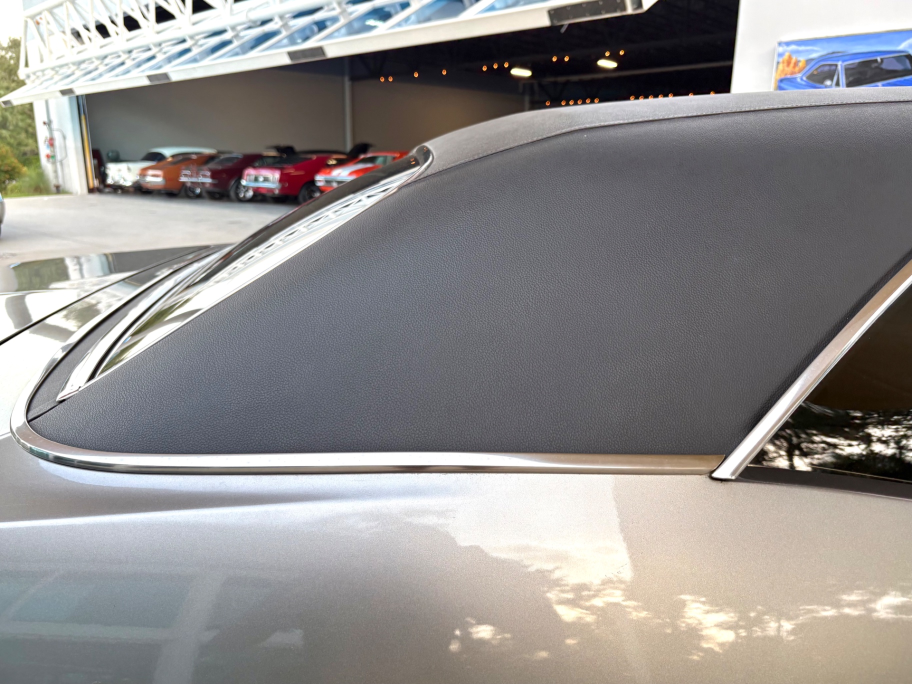 Vehicle photo 8