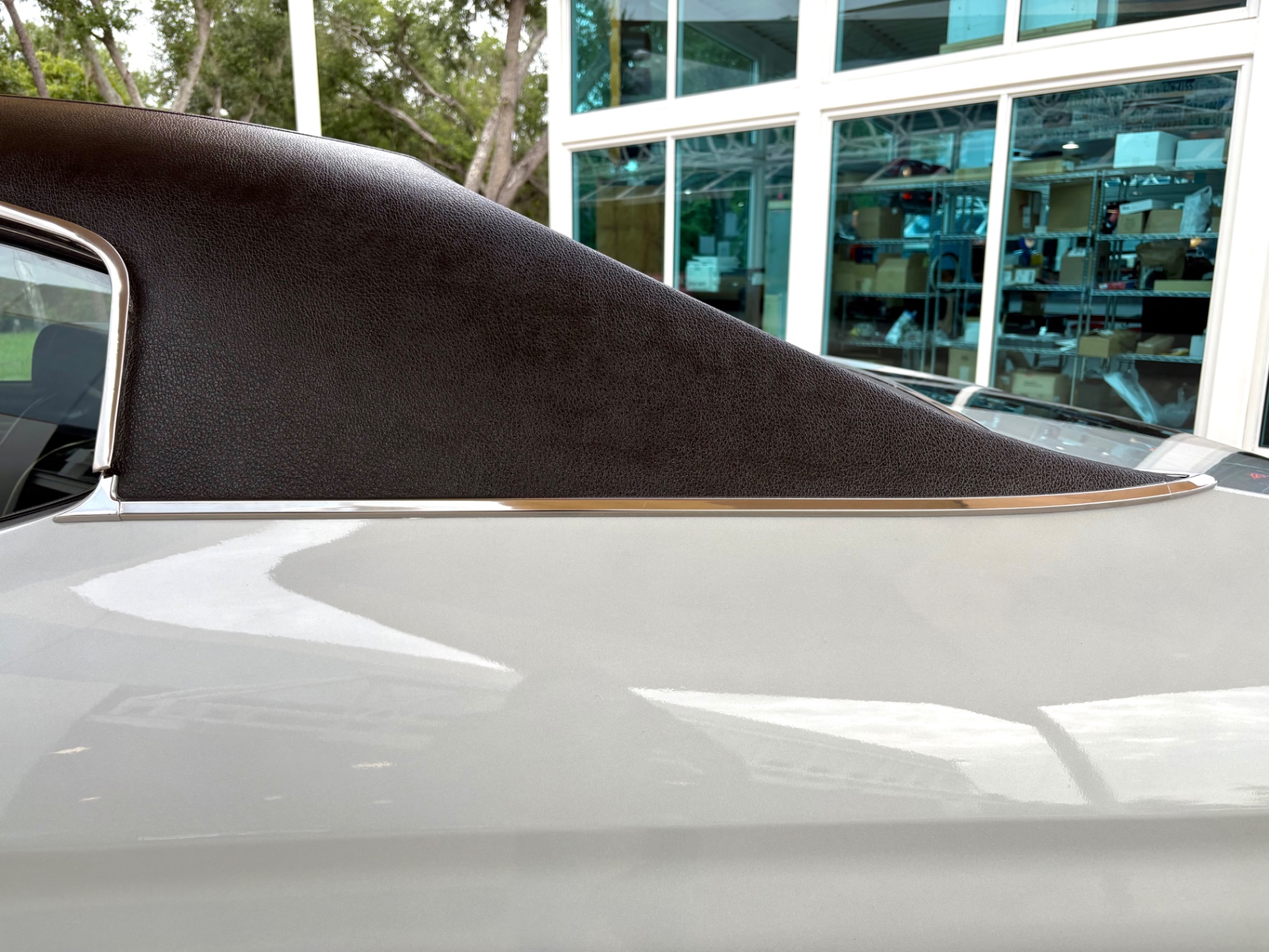 Vehicle photo 21