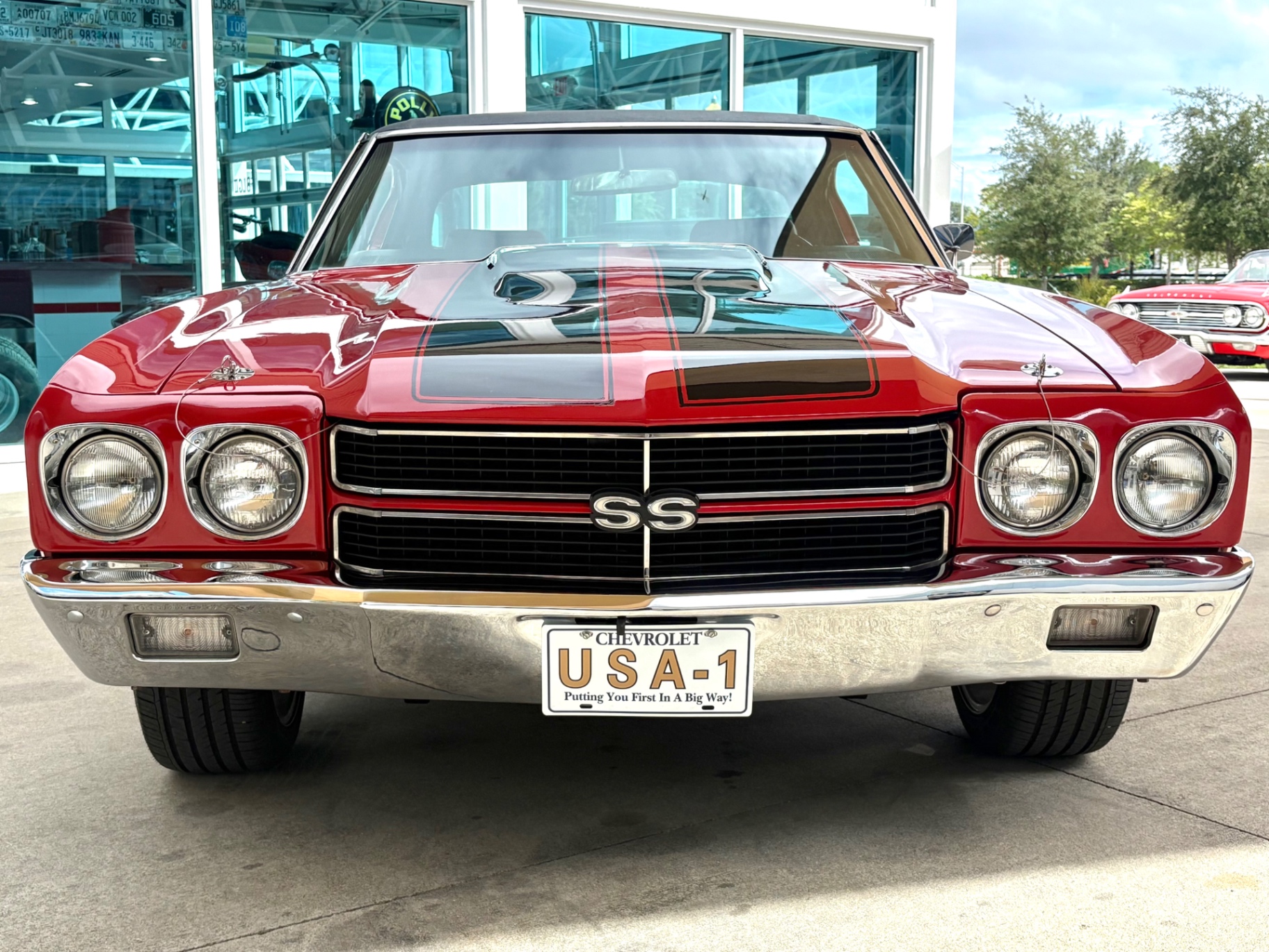 Vehicle photo 2