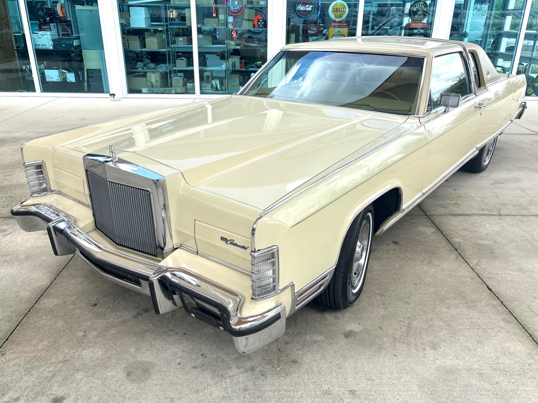 Vehicle photo 20