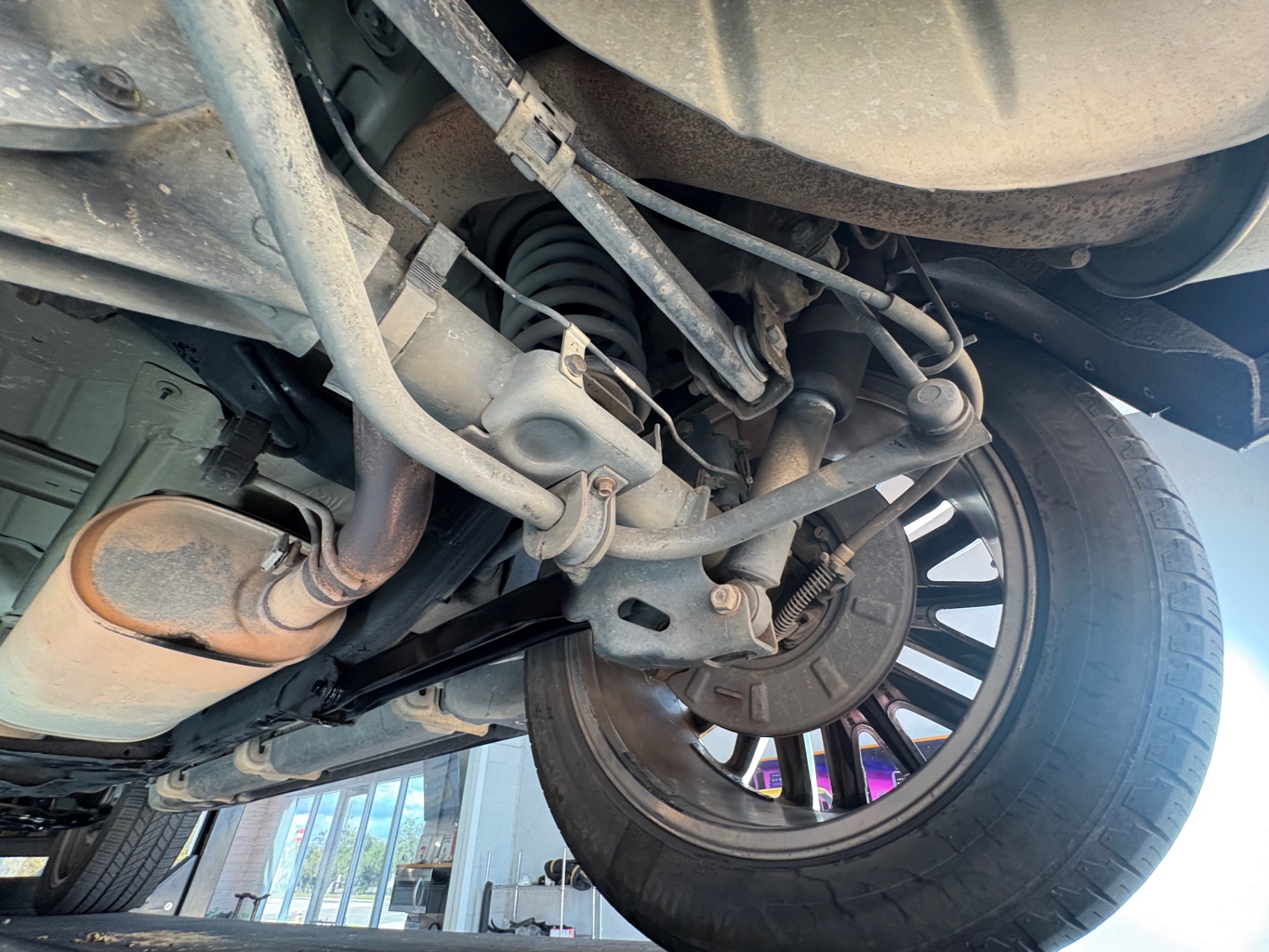 Vehicle photo 50