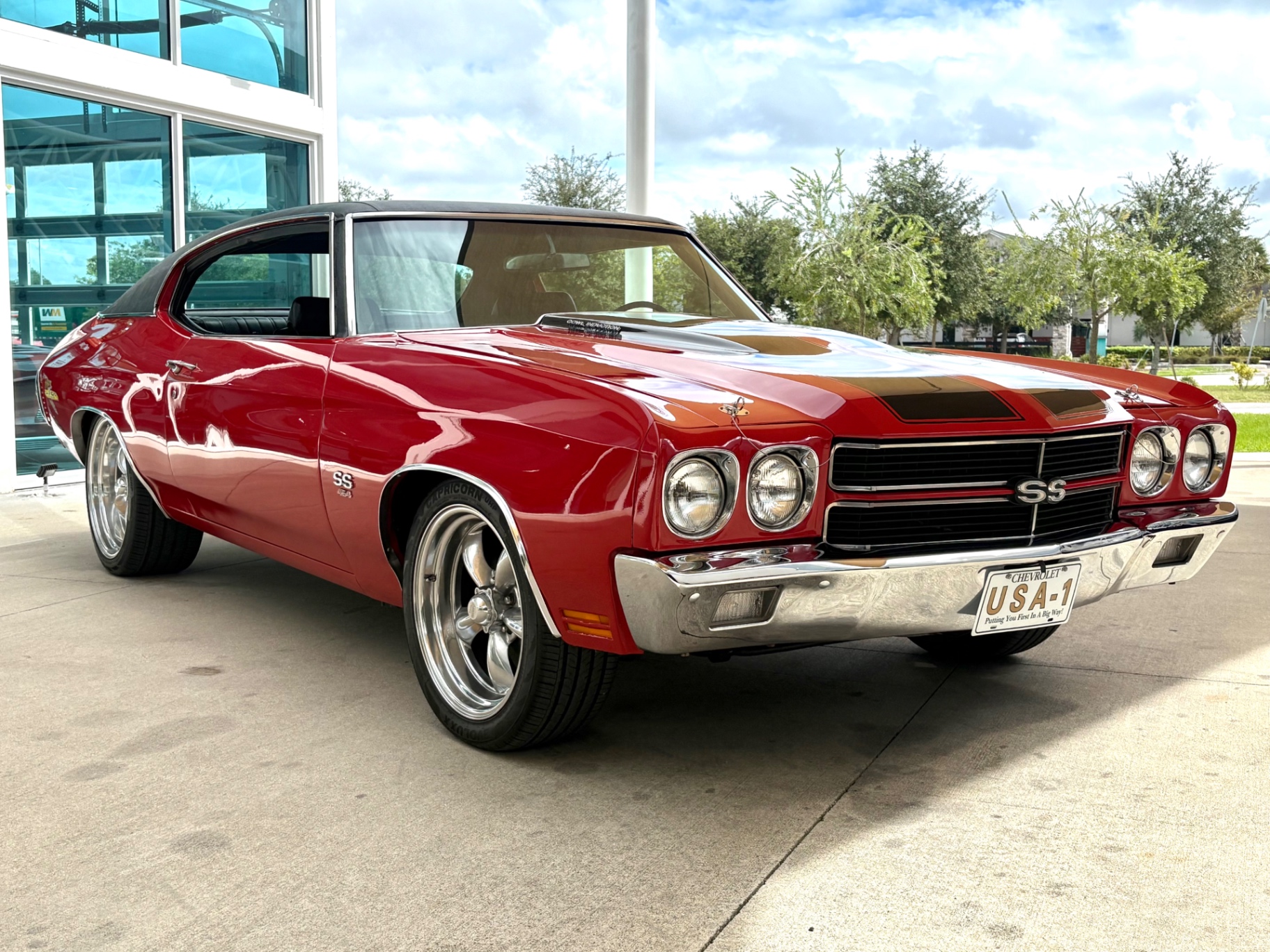 Vehicle photo 4