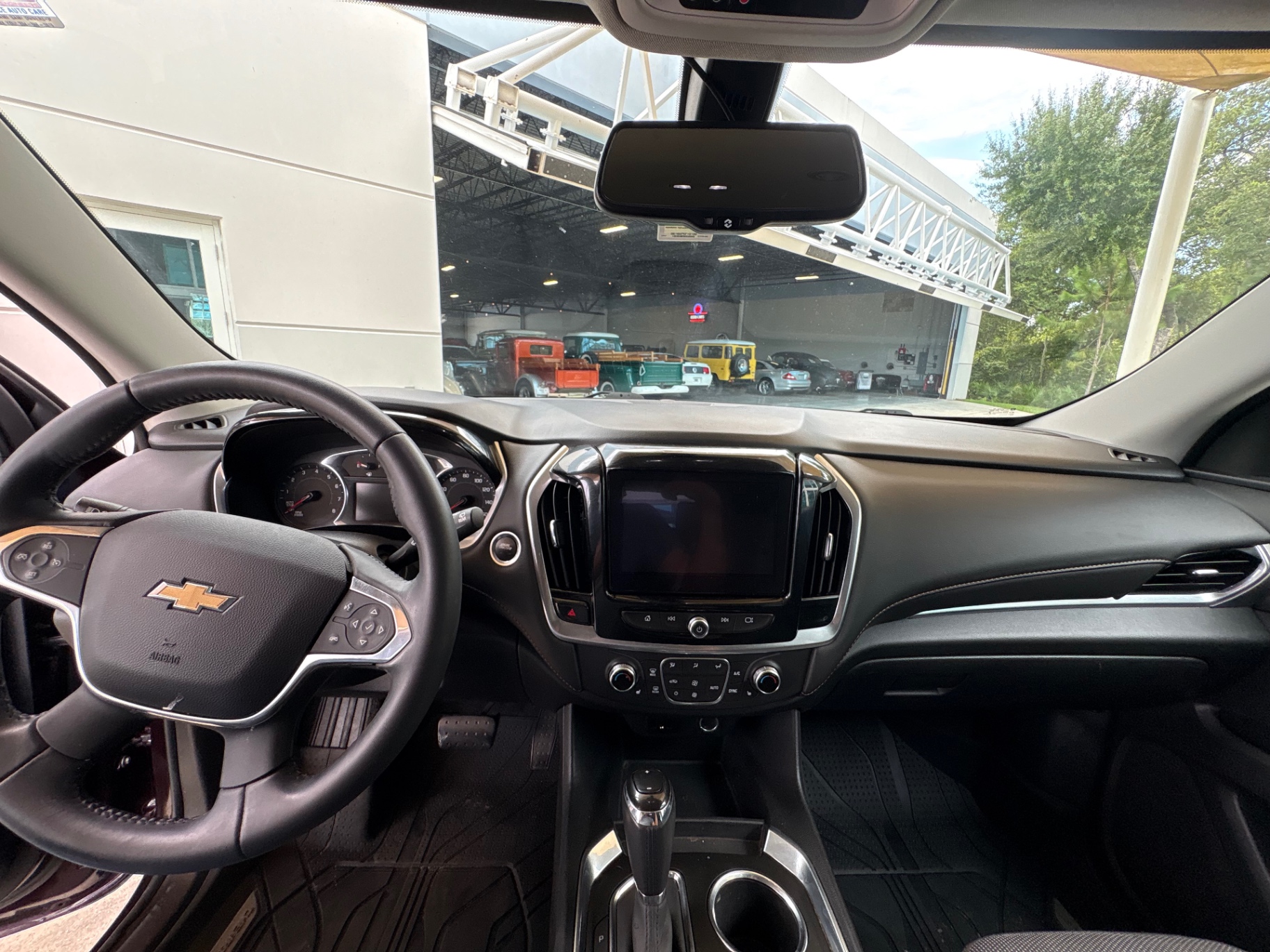 Vehicle photo 35