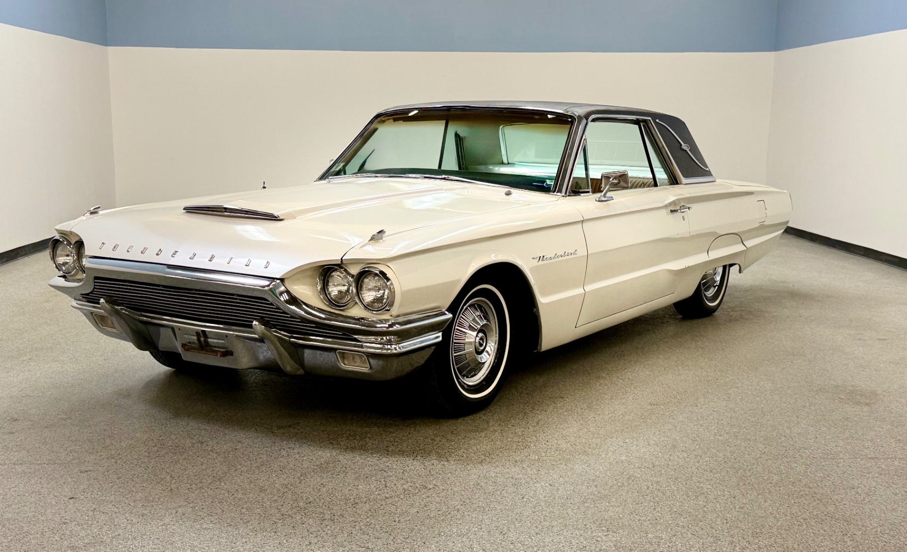 1964 Ford Thunderbird