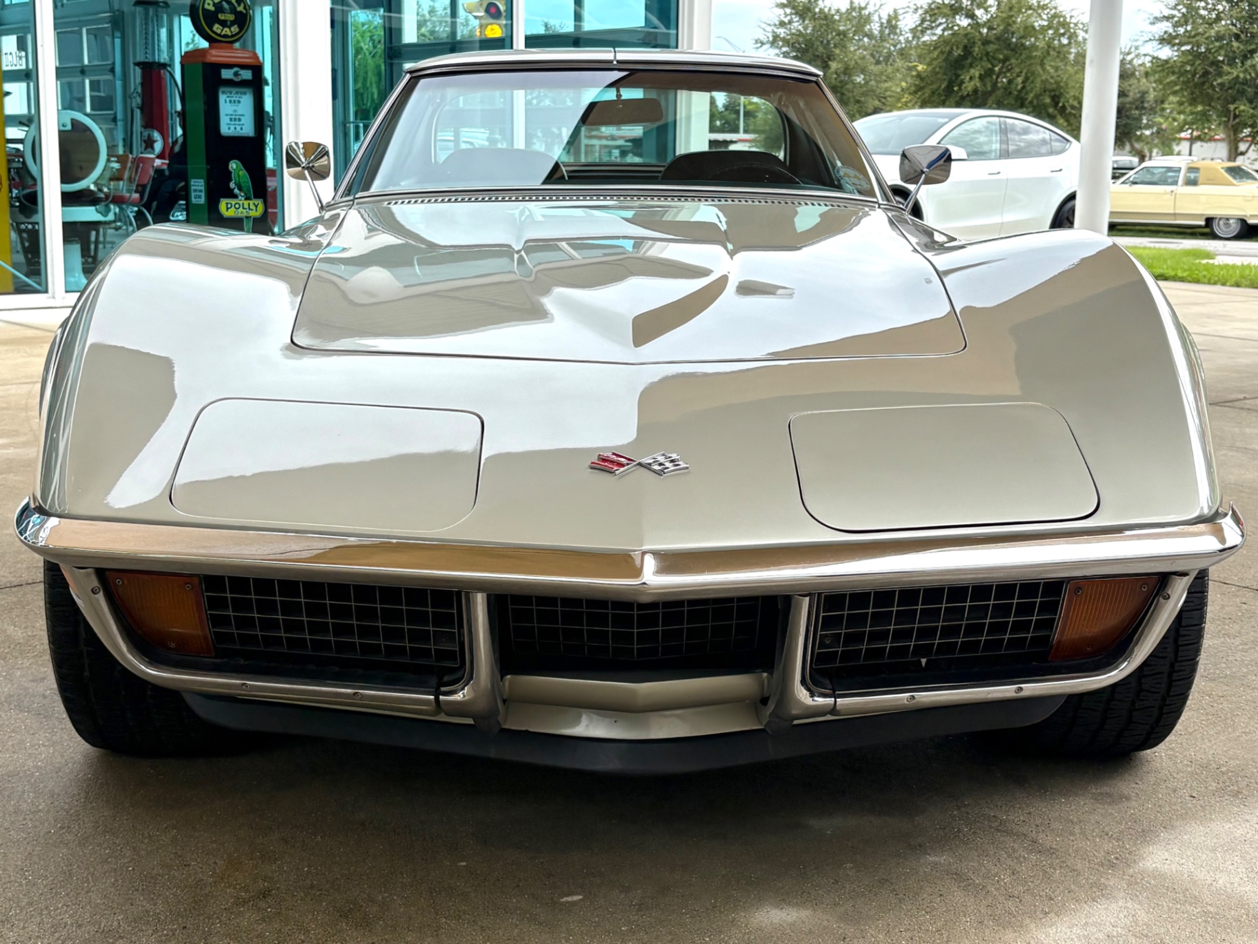 Vehicle photo 2