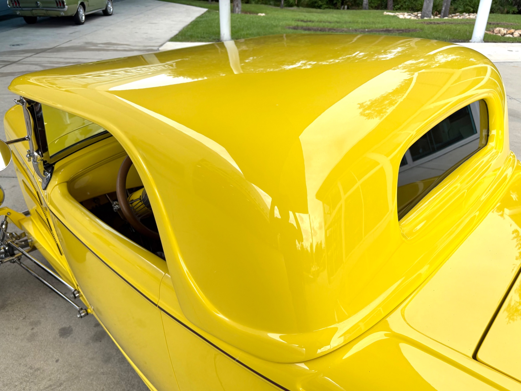Vehicle photo 25