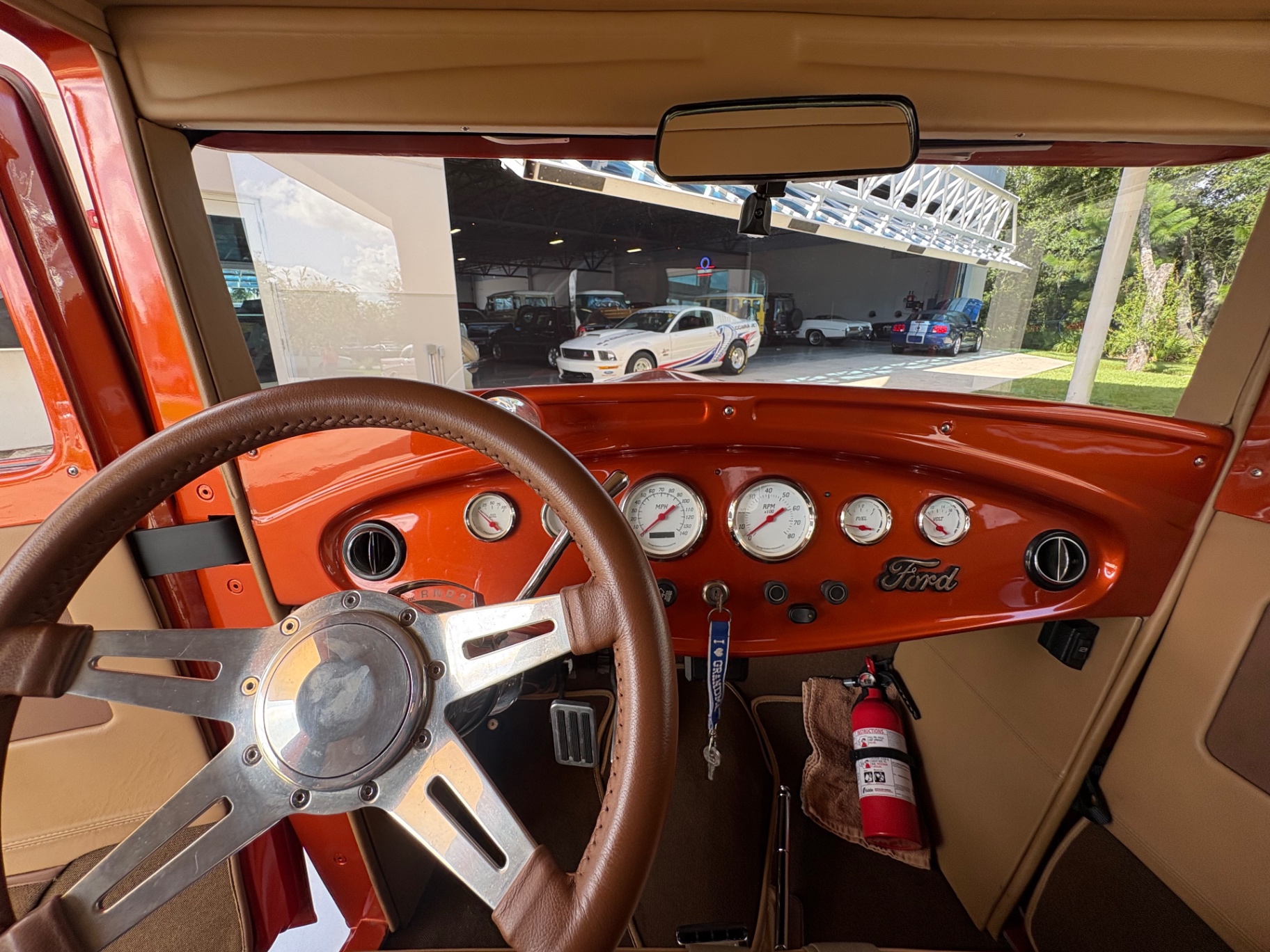 Vehicle photo 30
