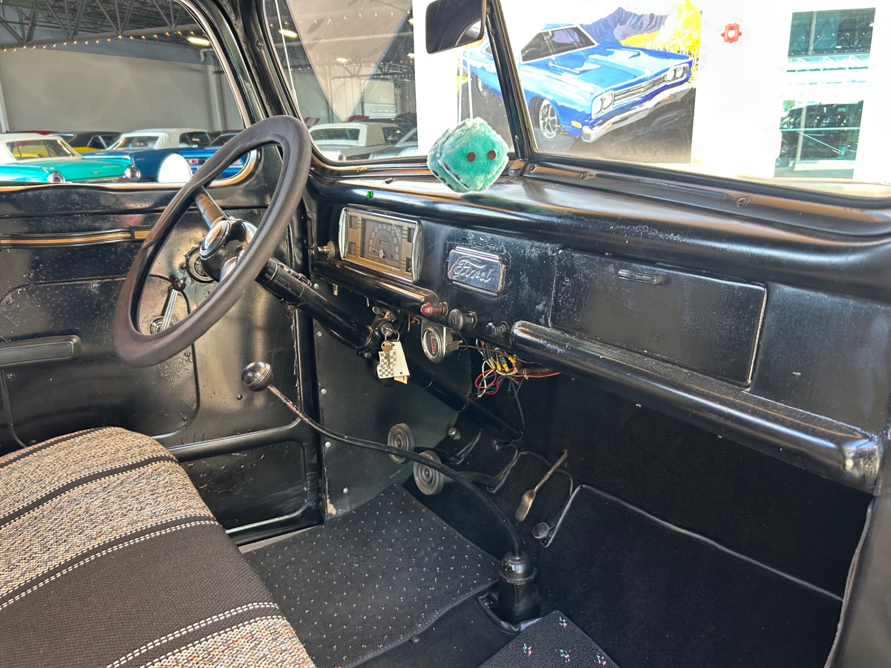 Vehicle photo 35