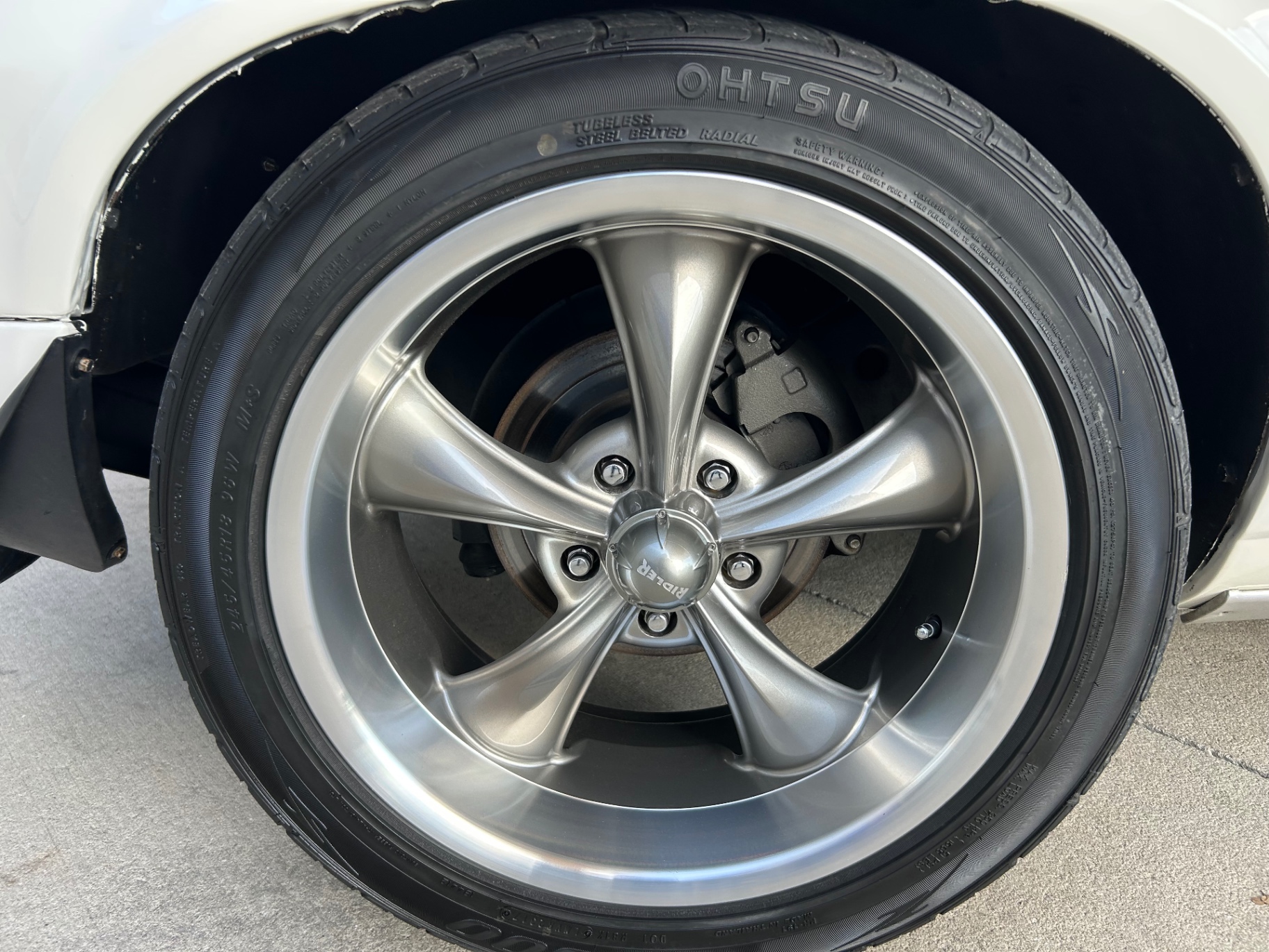 Vehicle photo 18