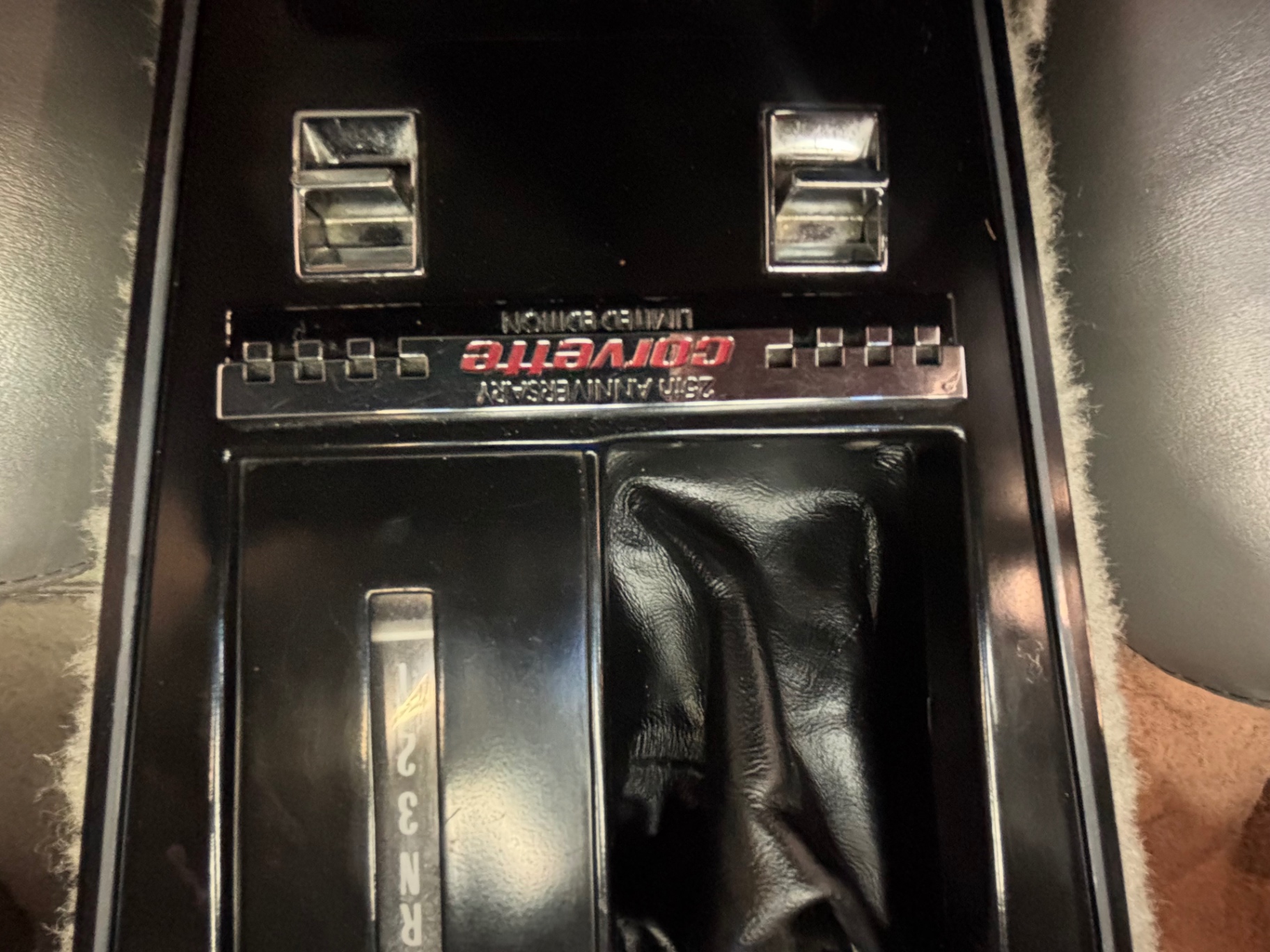 Vehicle photo 26