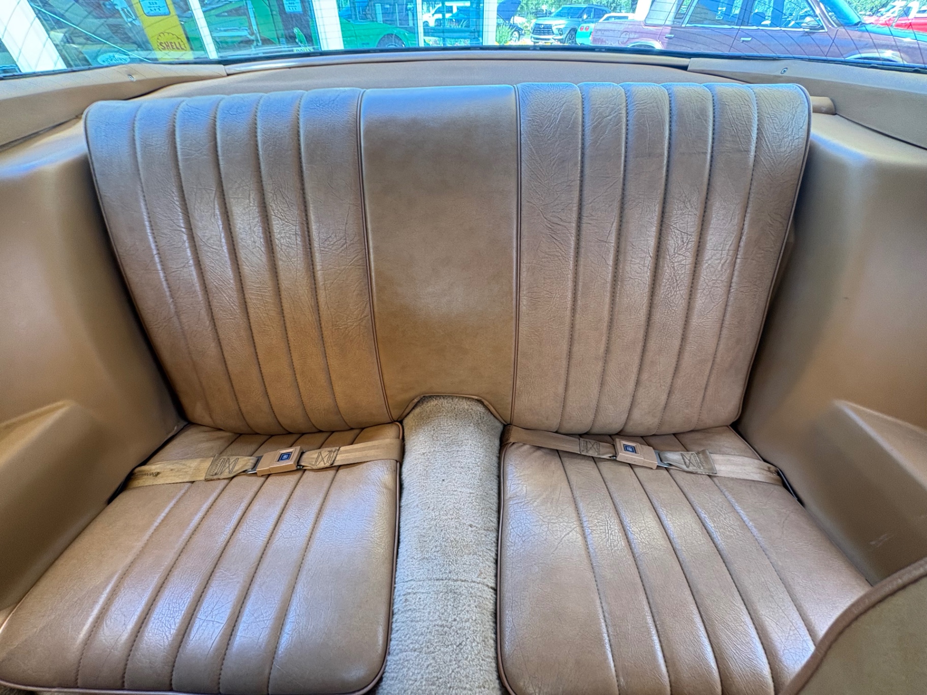 Vehicle photo 20