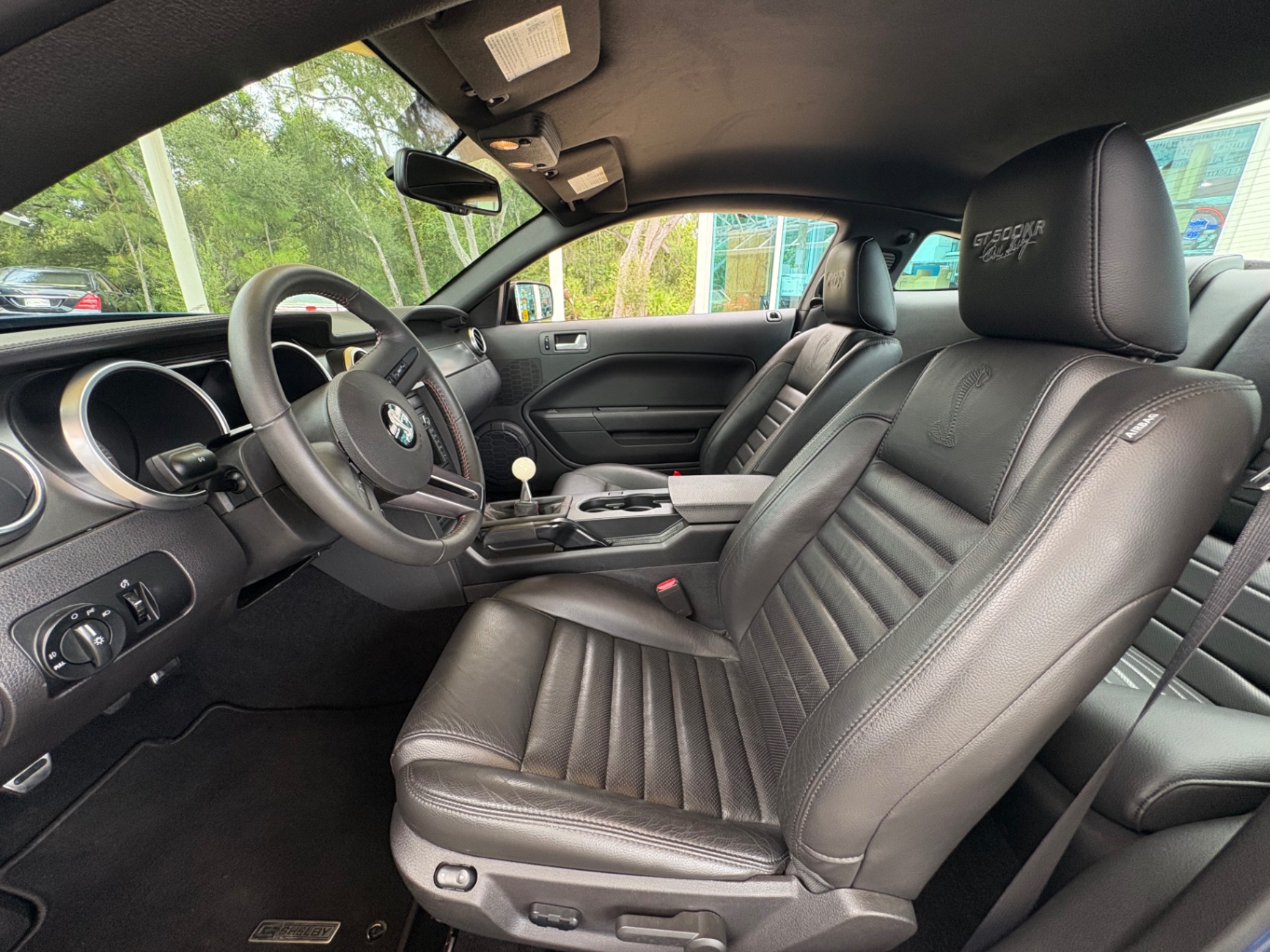 Vehicle photo 35