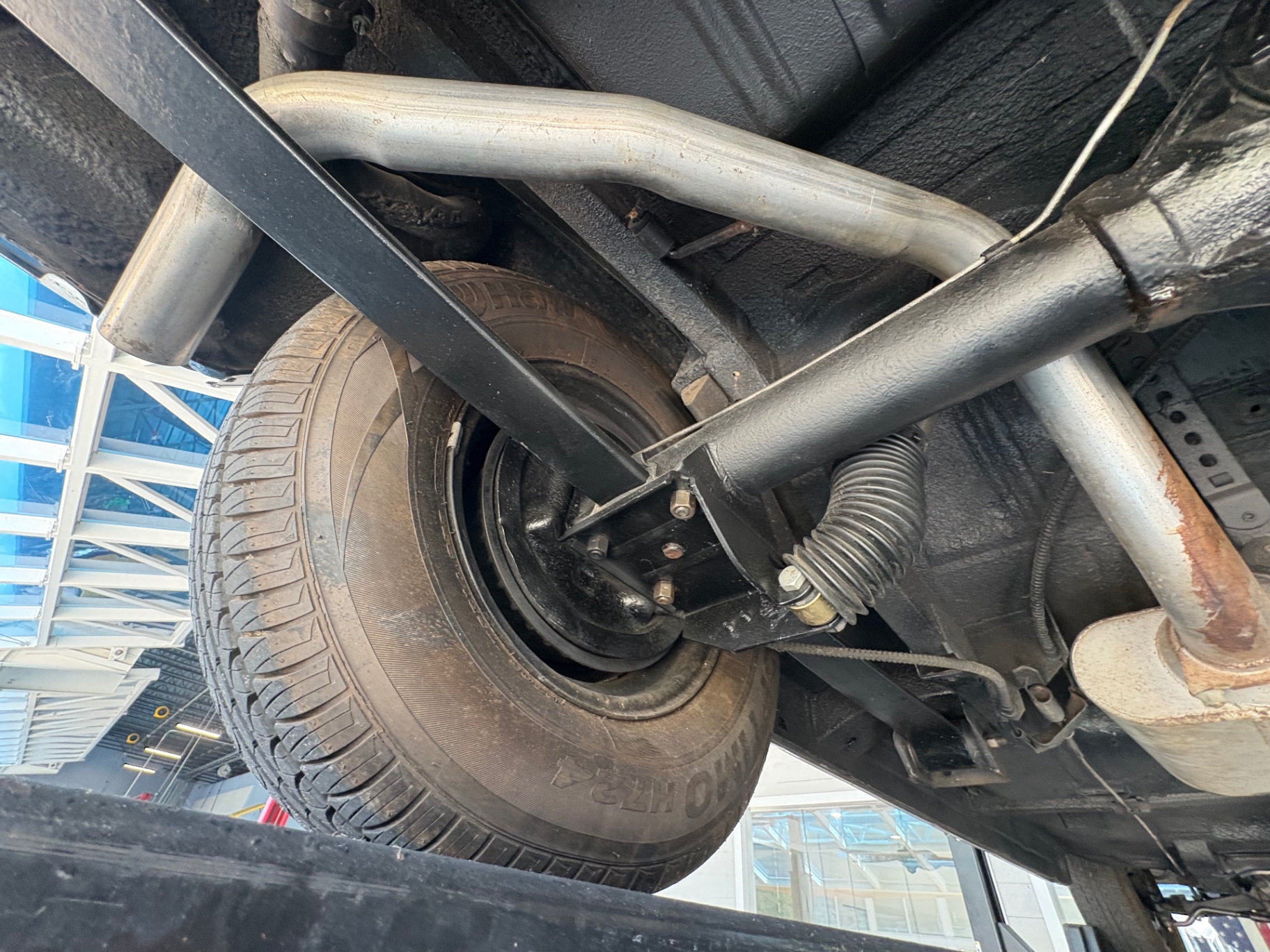 Vehicle photo 44