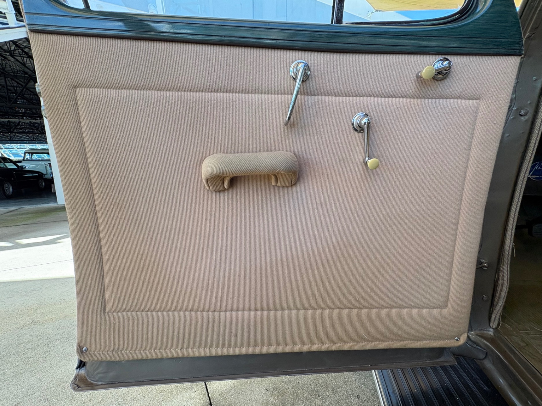 Vehicle photo 26