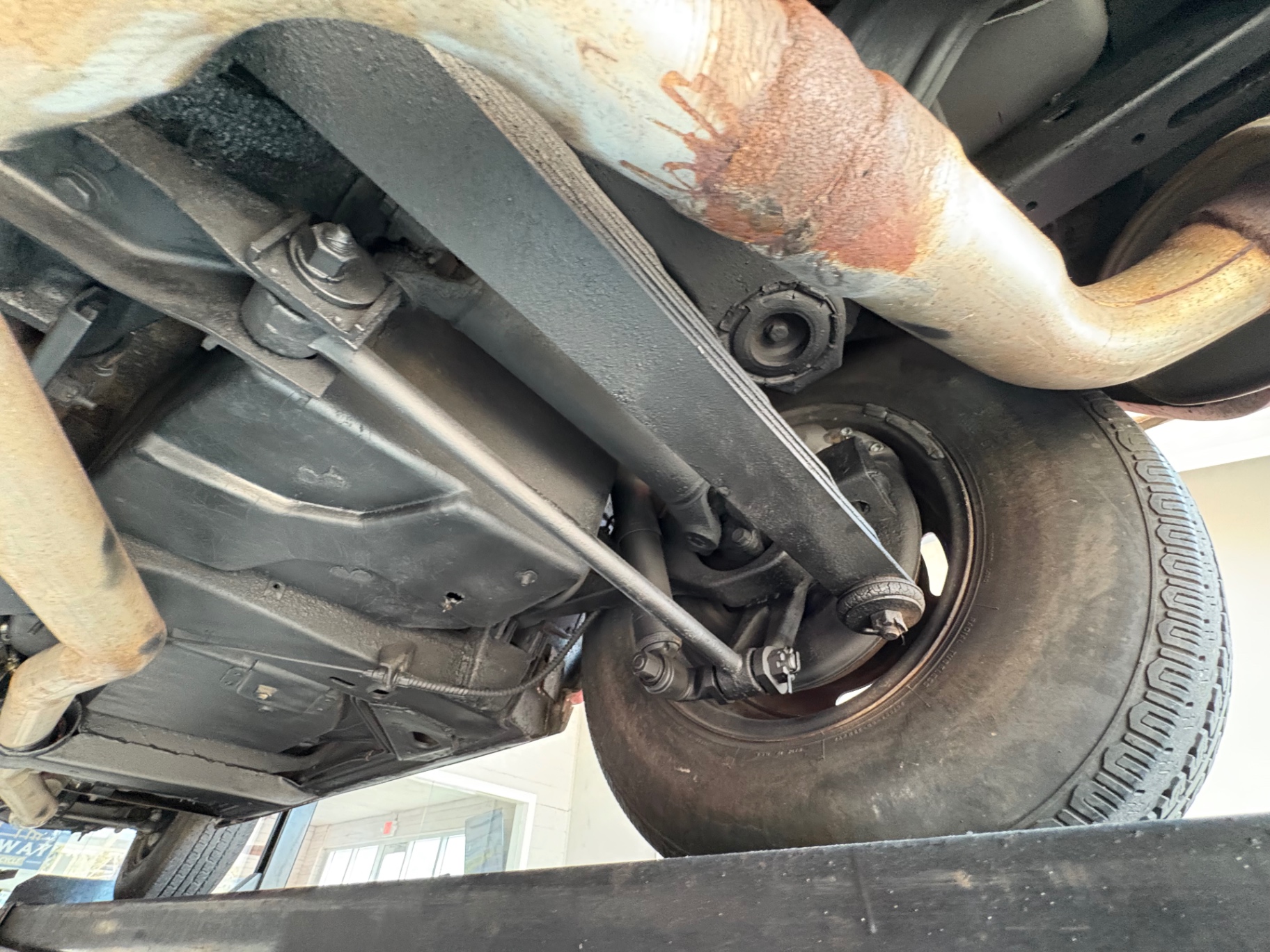 Vehicle photo 51