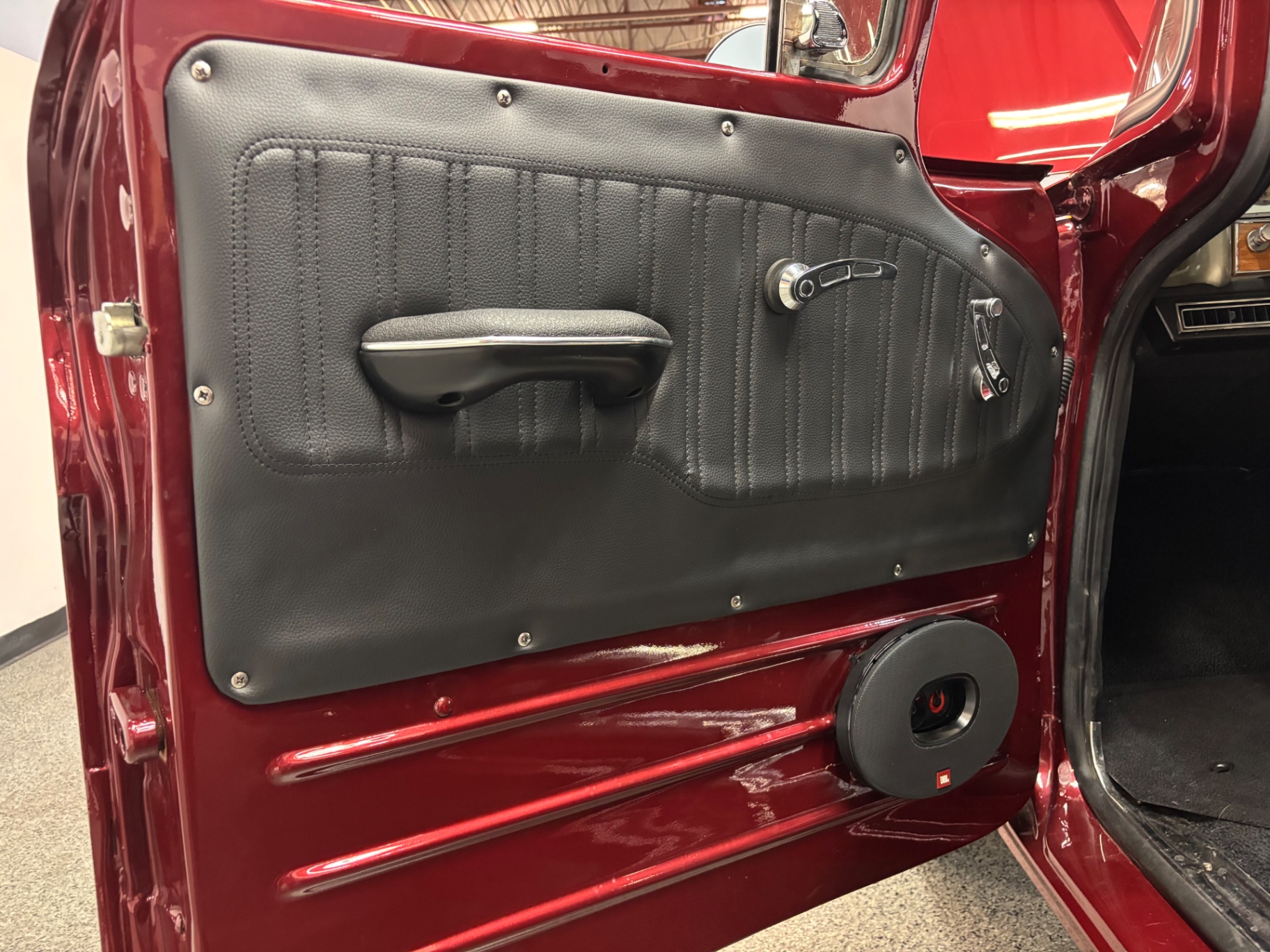 Vehicle photo 16