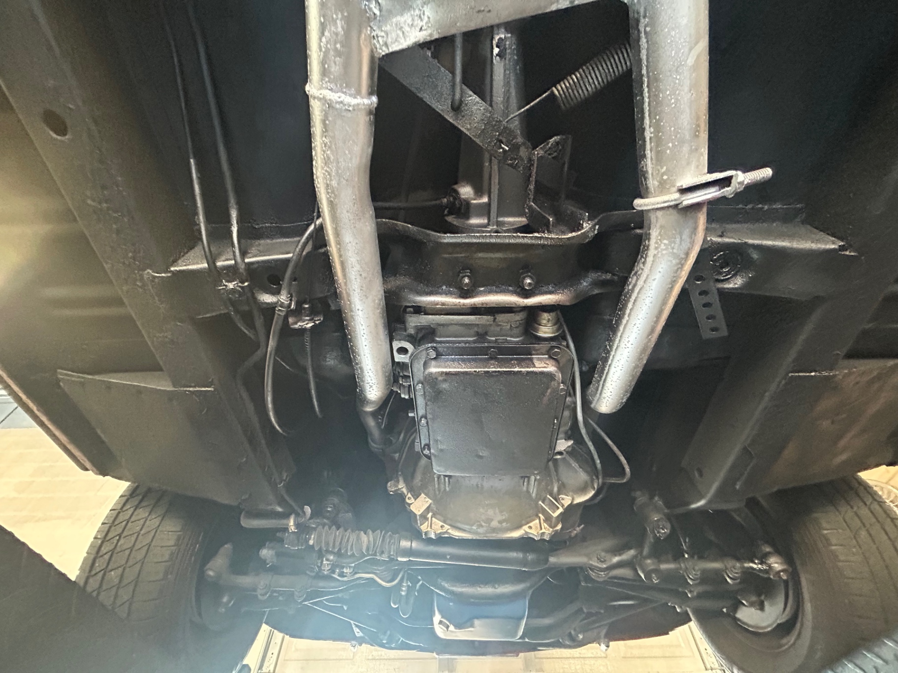 Vehicle photo 34