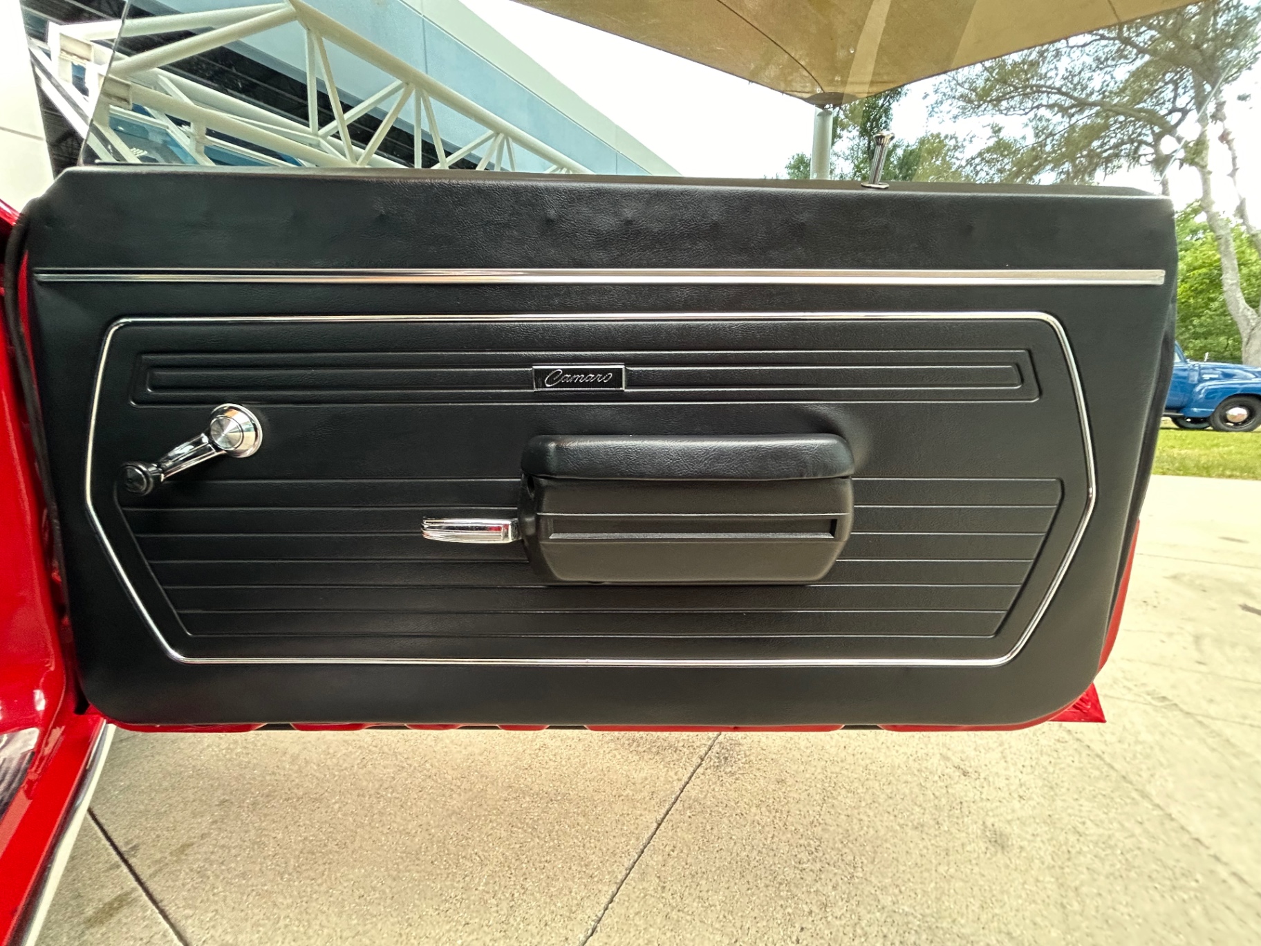 Vehicle photo 24