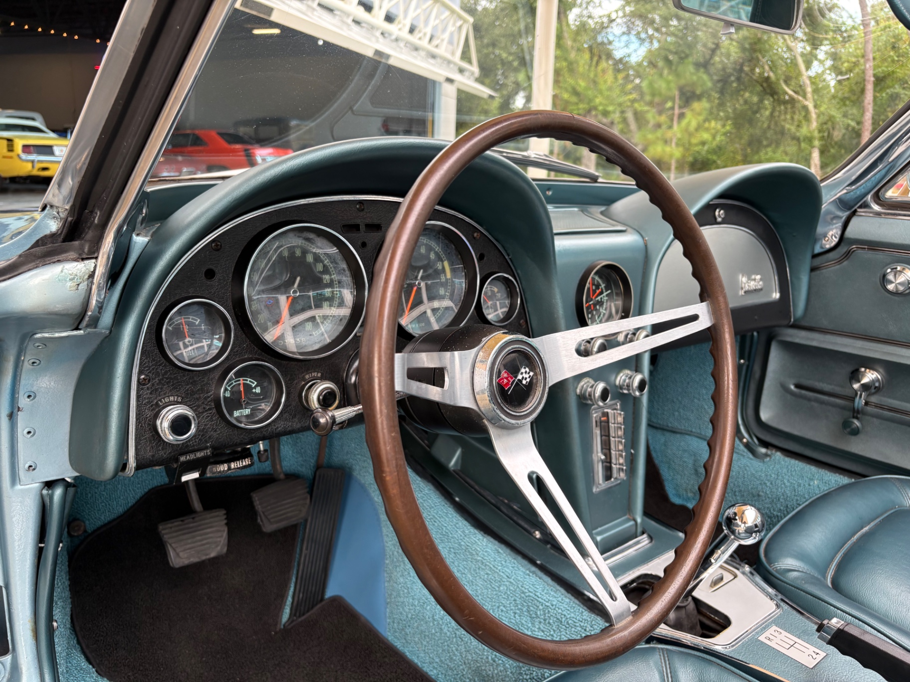 Vehicle photo 39