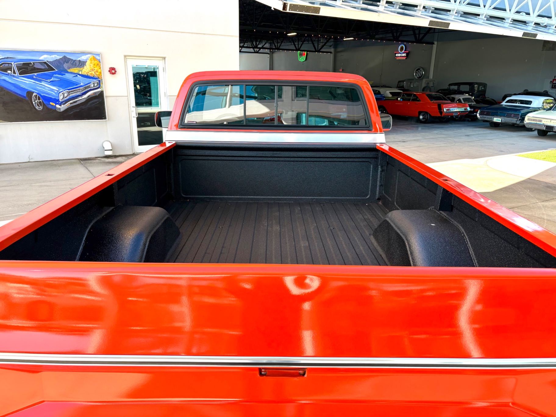 Vehicle photo 7