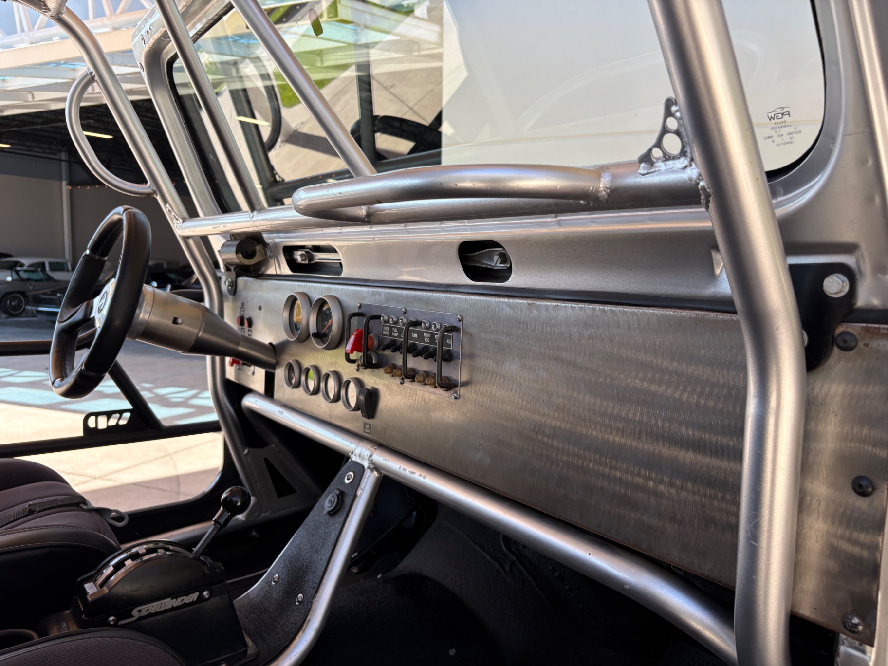 Vehicle photo 37