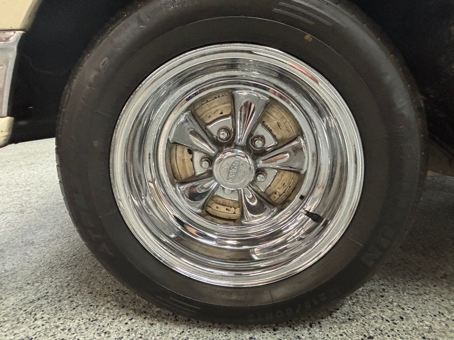 Vehicle photo 10