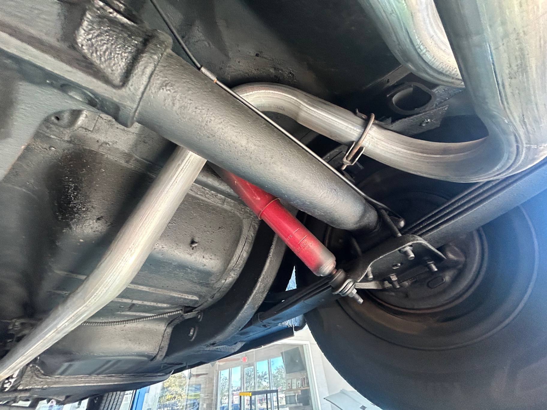 Vehicle photo 32